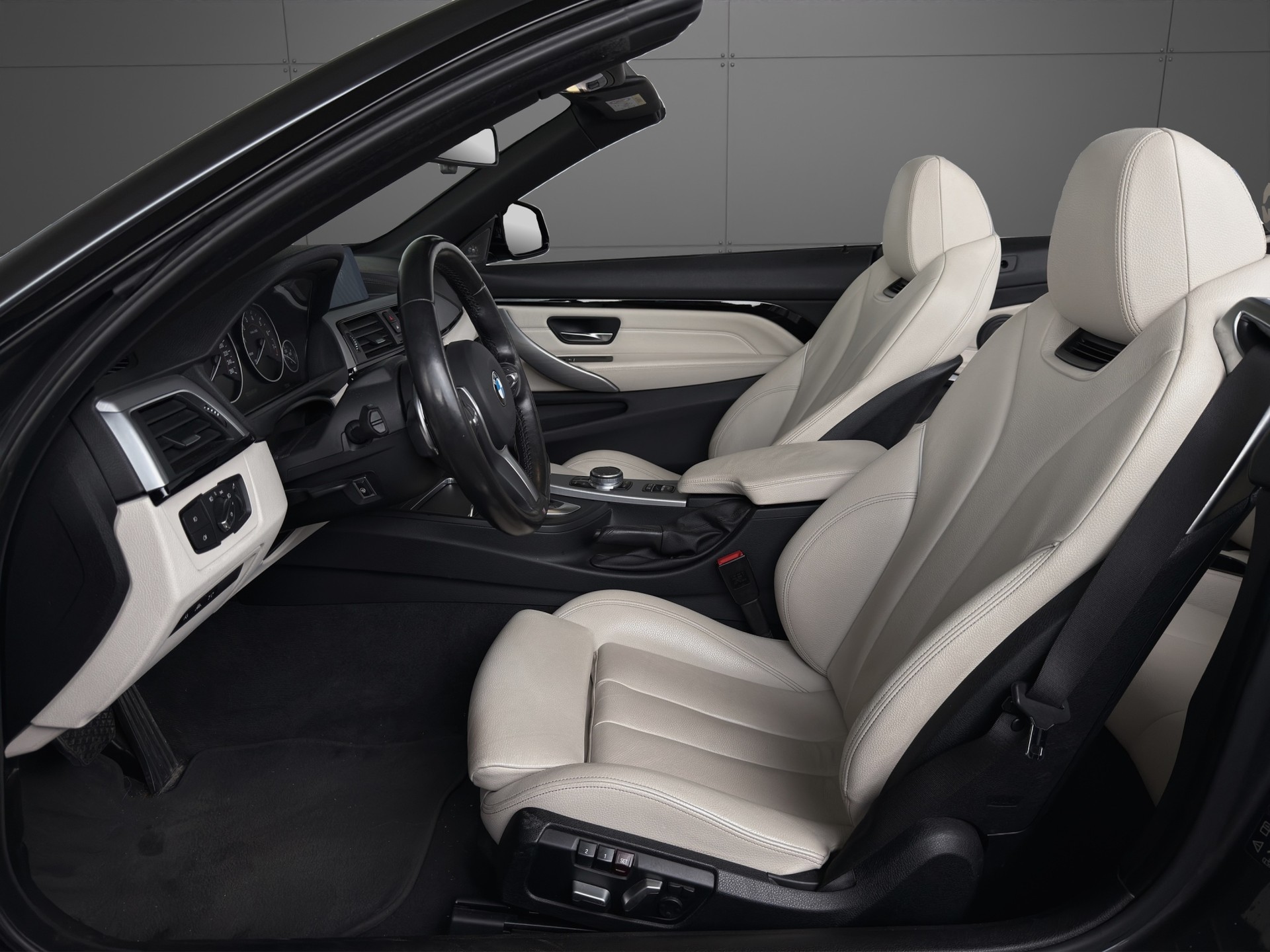 BMW 440i Cabriolet xDrive M Sport Steptronic-image-8
