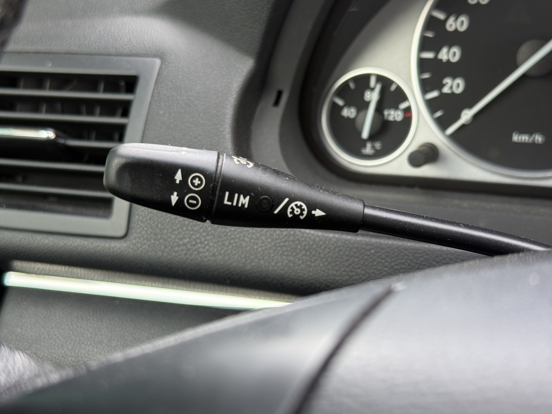 MERCEDES-BENZ B 170-image-15