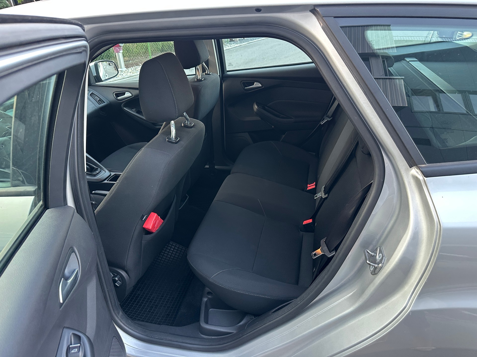 FORD Focus 1.0 SCTi Business-image-13