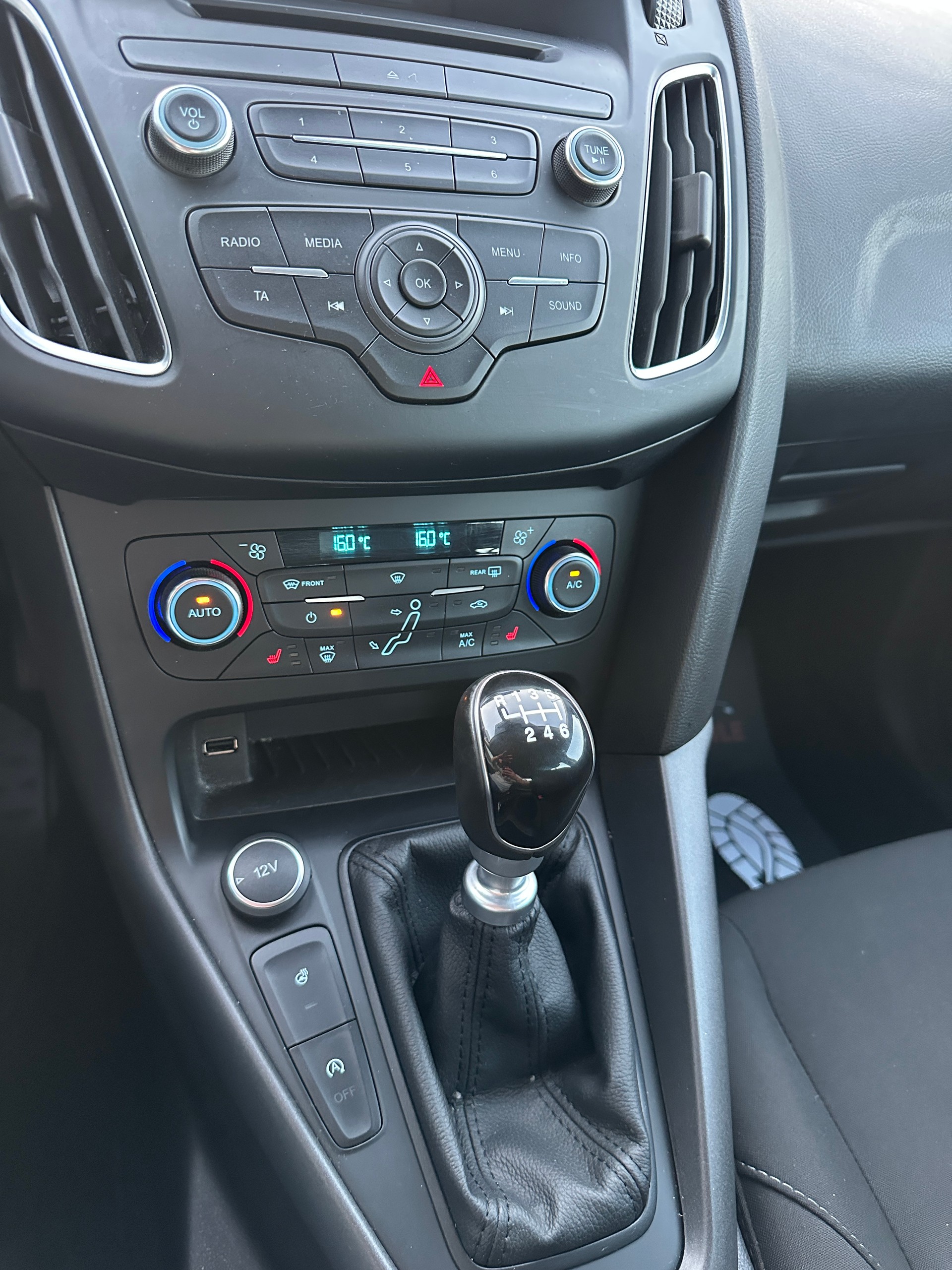 FORD Focus 1.0 SCTi Business-image-12