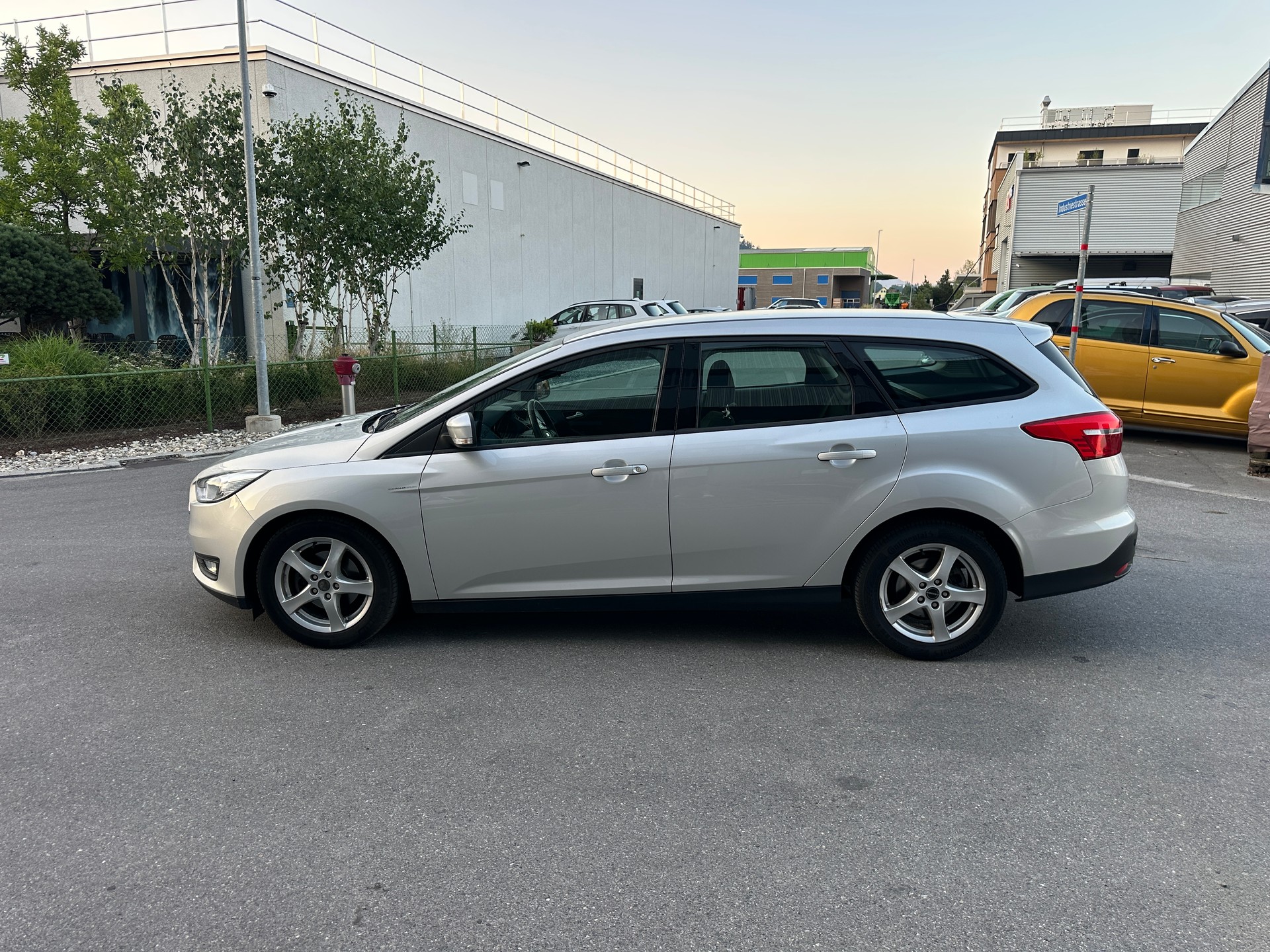 FORD Focus 1.0 SCTi Business-image-4