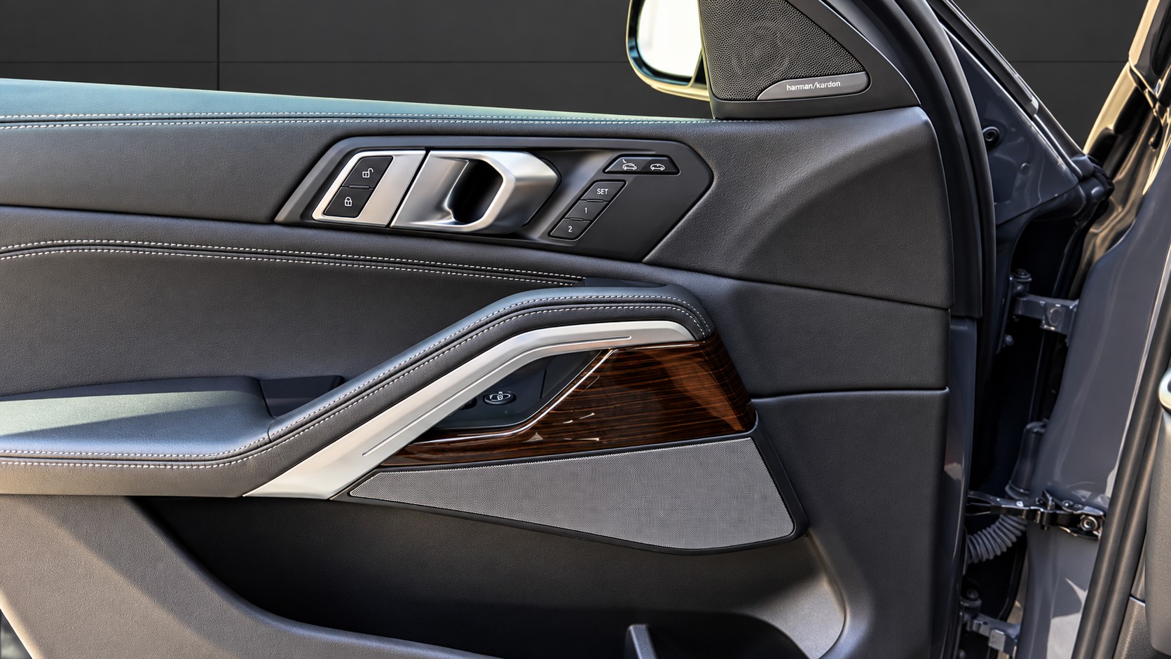 BMW X6 xDrive 48V 40d M Sport Pro Steptronic-image-19