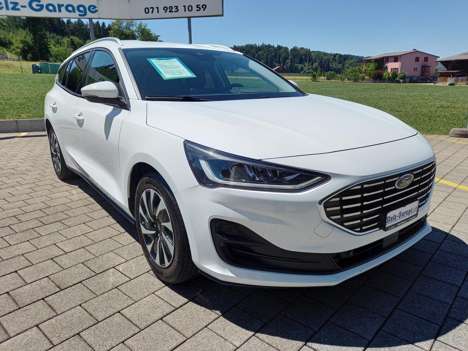 FORD Focus 1.5 TDCi Titanium Automatic-image-3