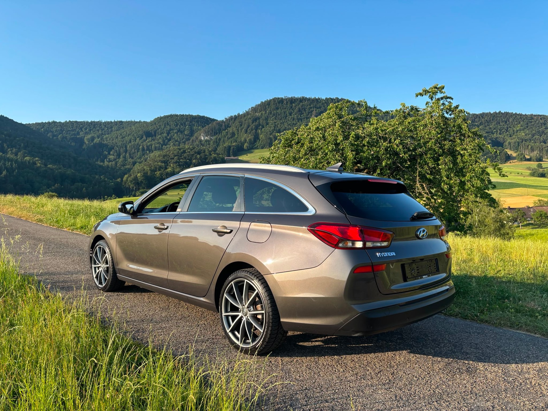 HYUNDAI i30 Wagon 1.4 T-GDi Origo DCT-image-2