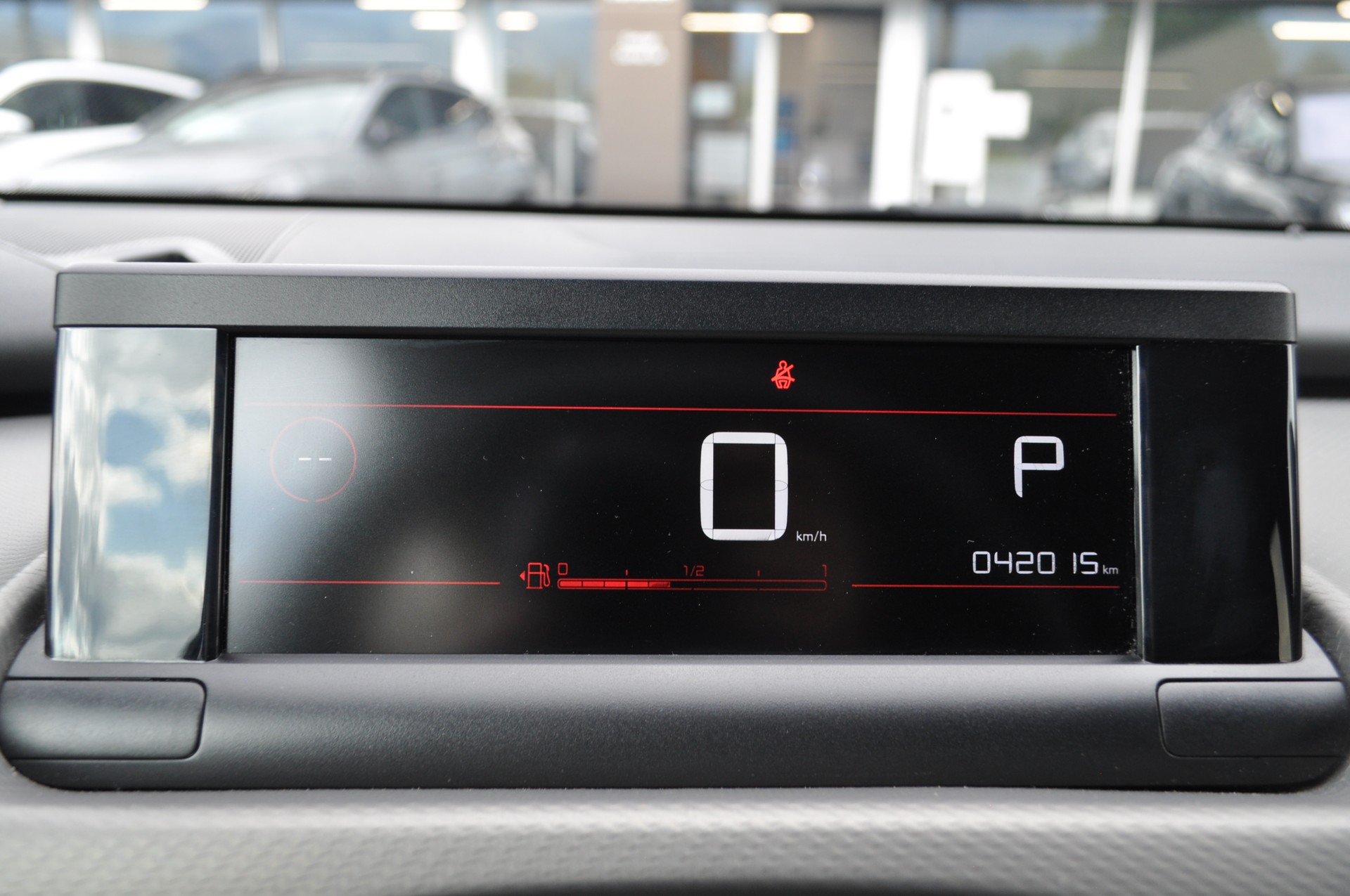 CITROEN C4 Cactus 1.2 Pure Tech Shine EAT6-image-13