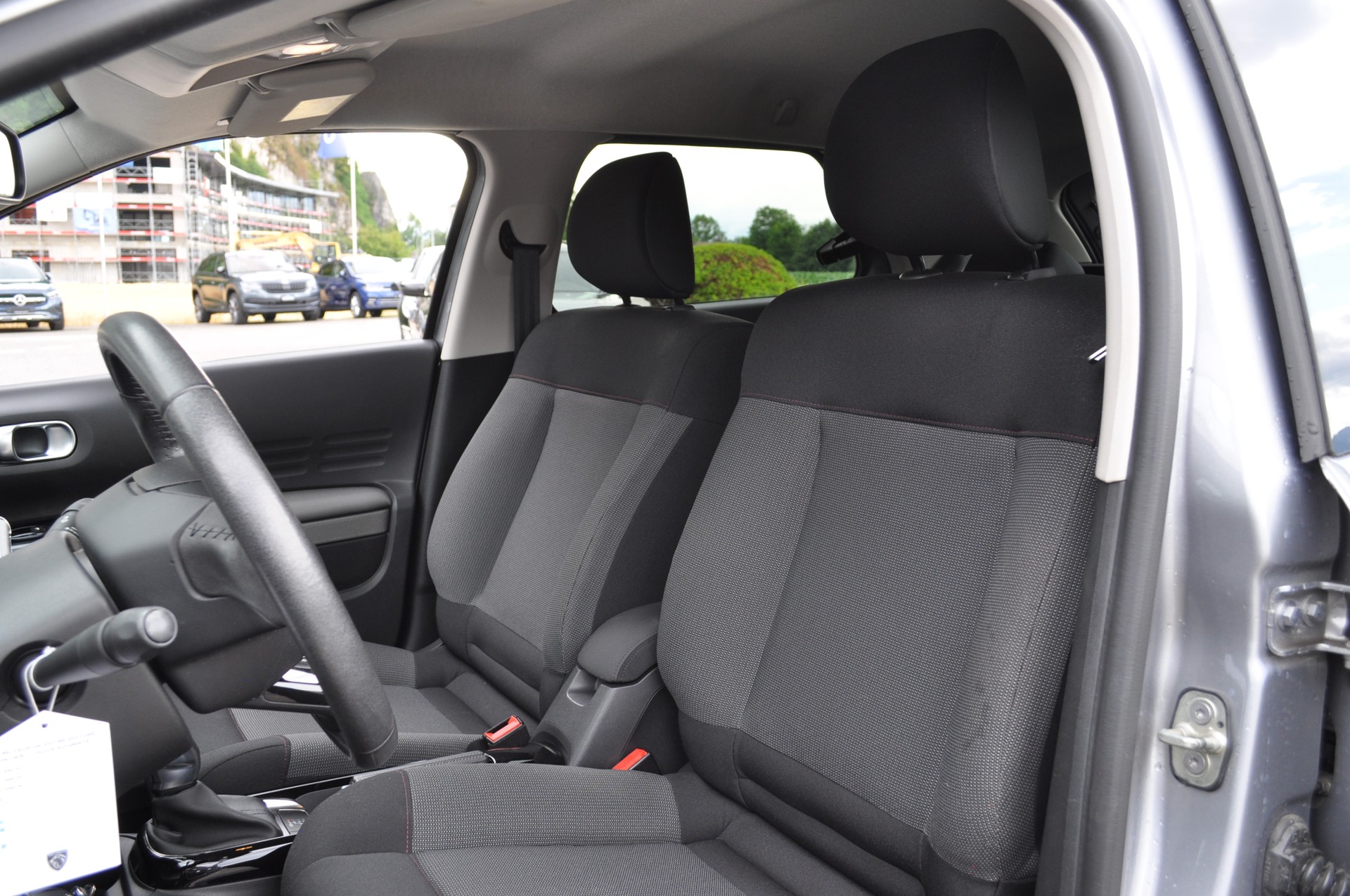 CITROEN C4 Cactus 1.2 Pure Tech Shine EAT6-image-9