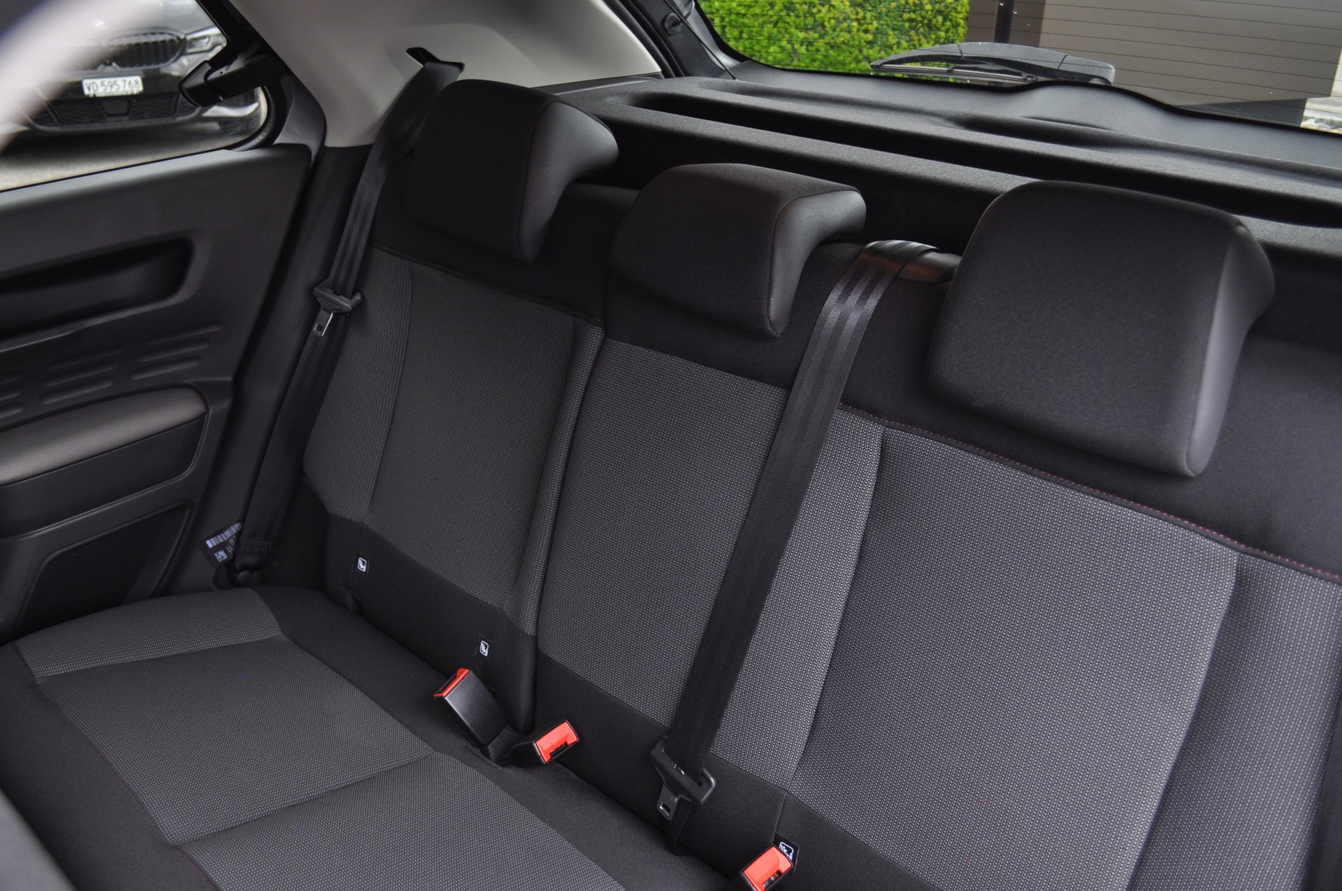 CITROEN C4 Cactus 1.2 Pure Tech Shine EAT6-image-8