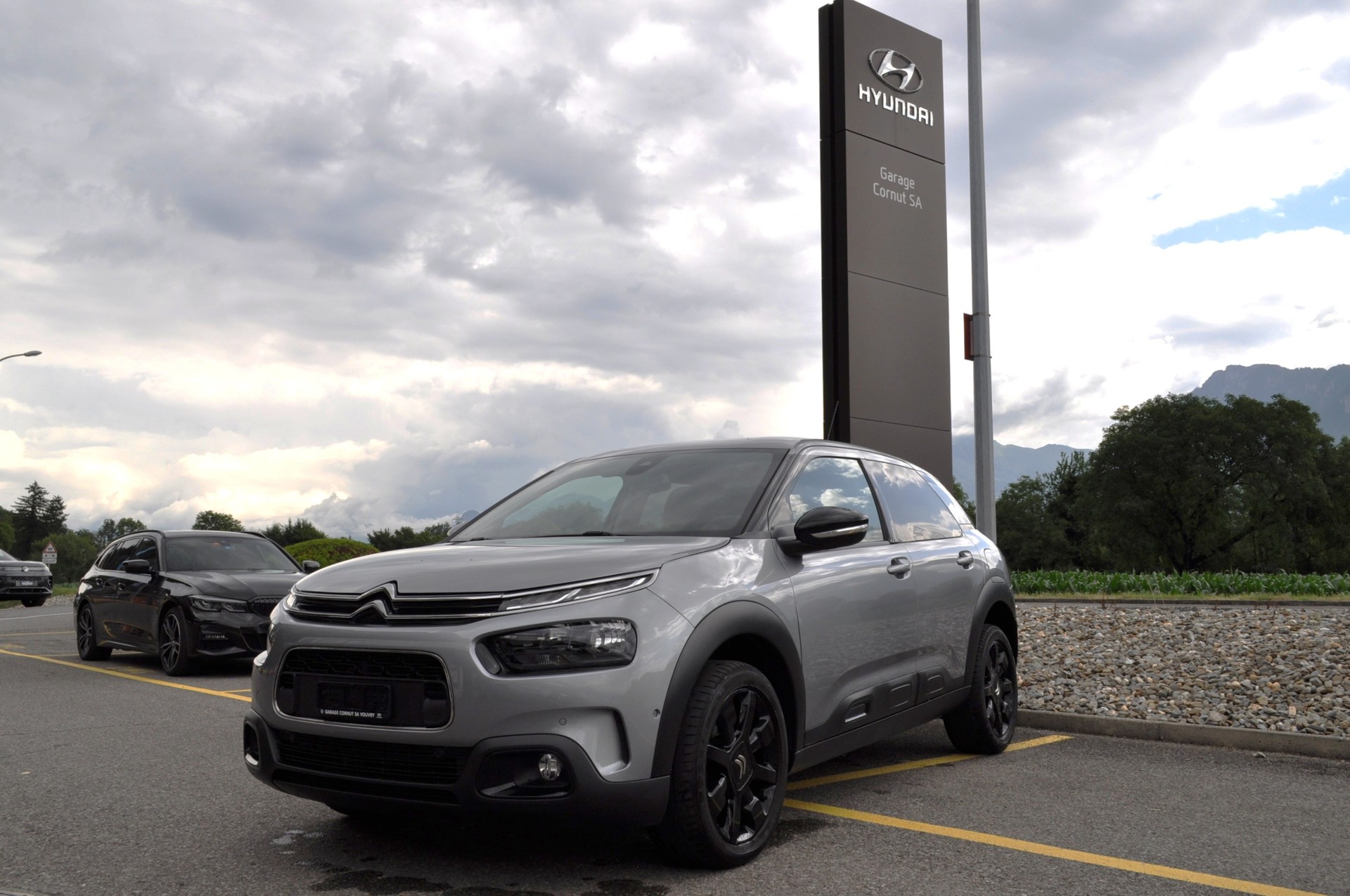 CITROEN C4 Cactus 1.2 Pure Tech Shine EAT6-image-0
