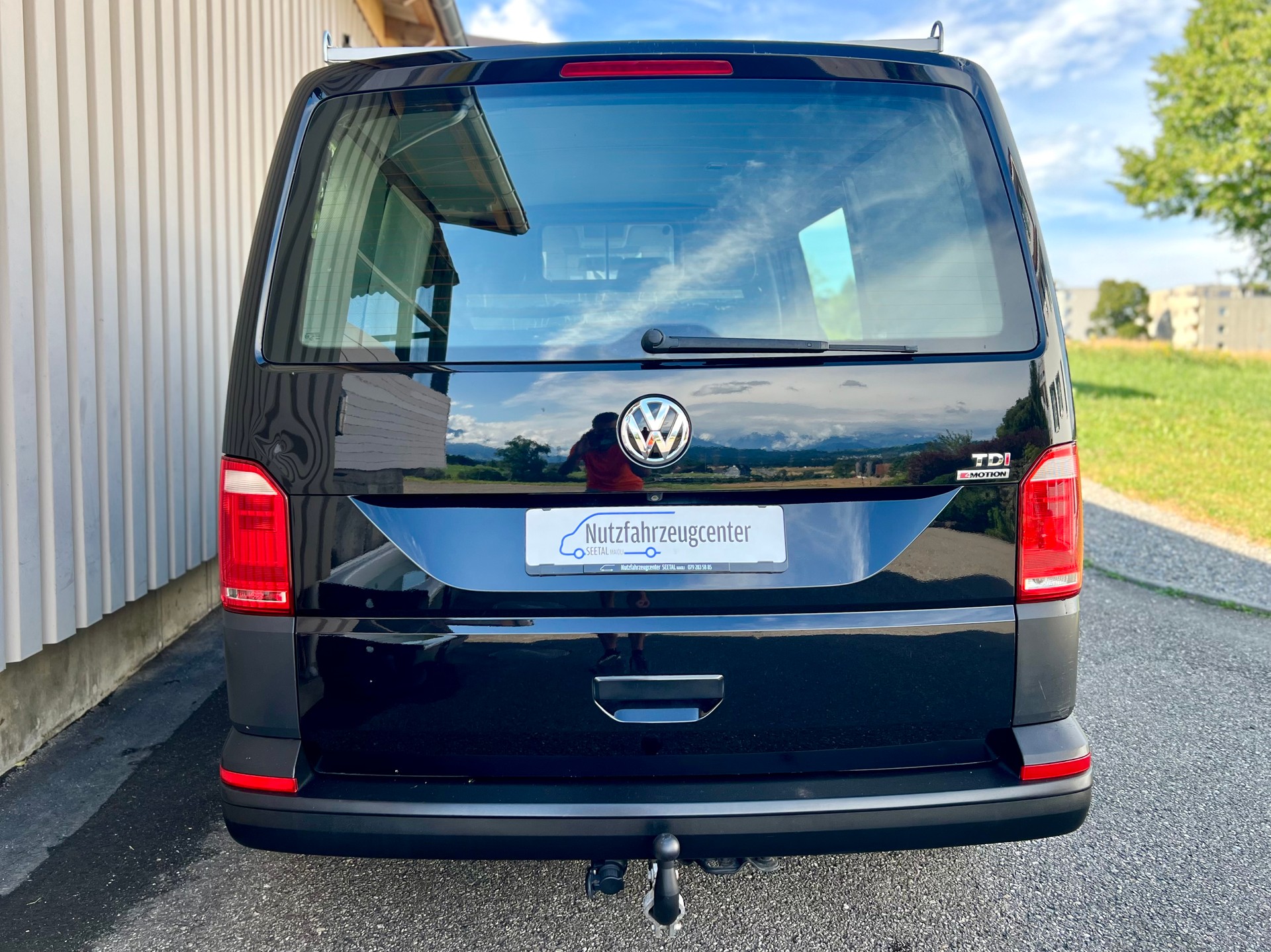 VW T6 2.0 TDI 4Motion black Edition by Nutzfahrzewugcenter Seetal-image-8
