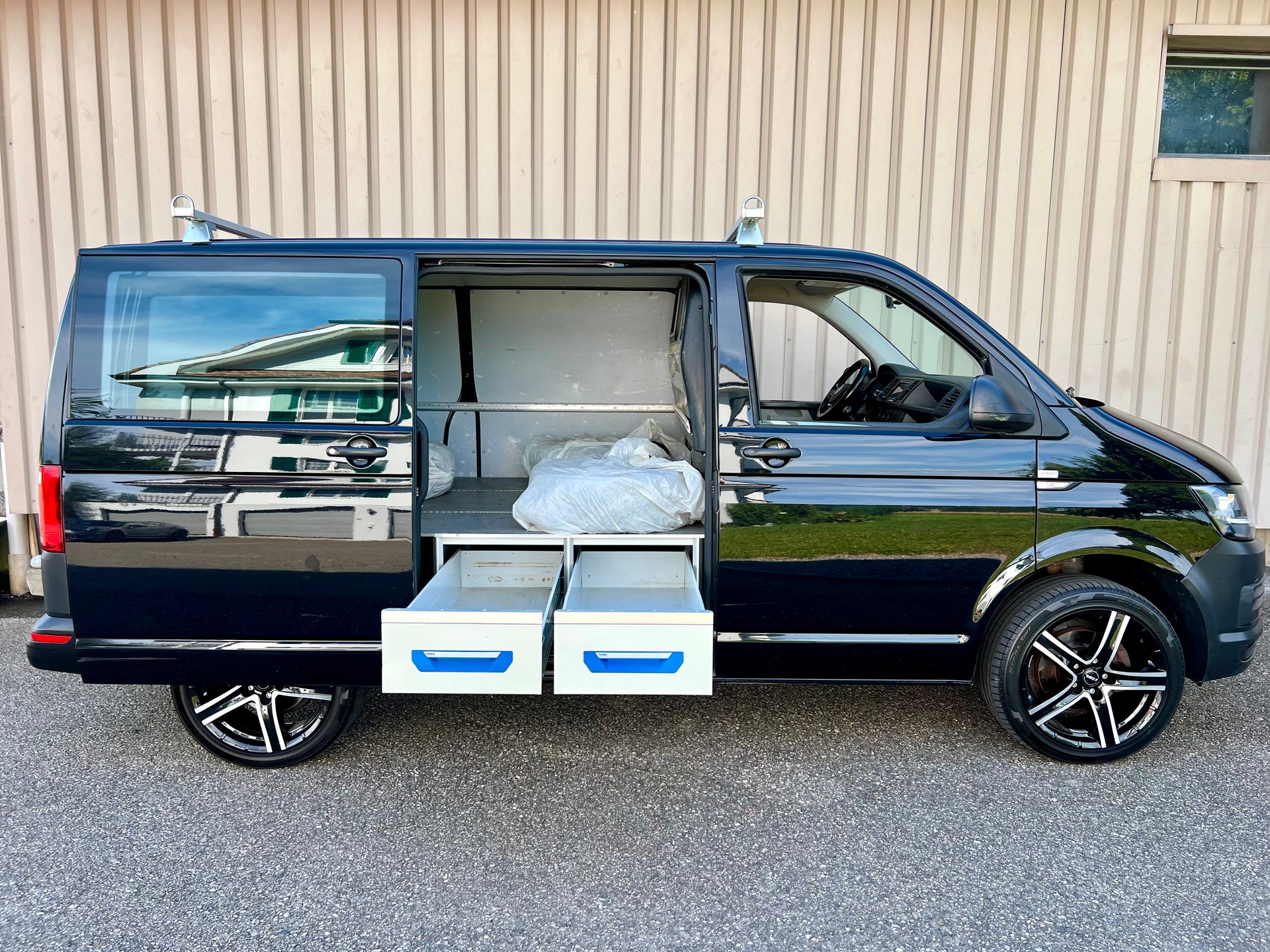 VW T6 2.0 TDI 4Motion black Edition by Nutzfahrzewugcenter Seetal-image-7