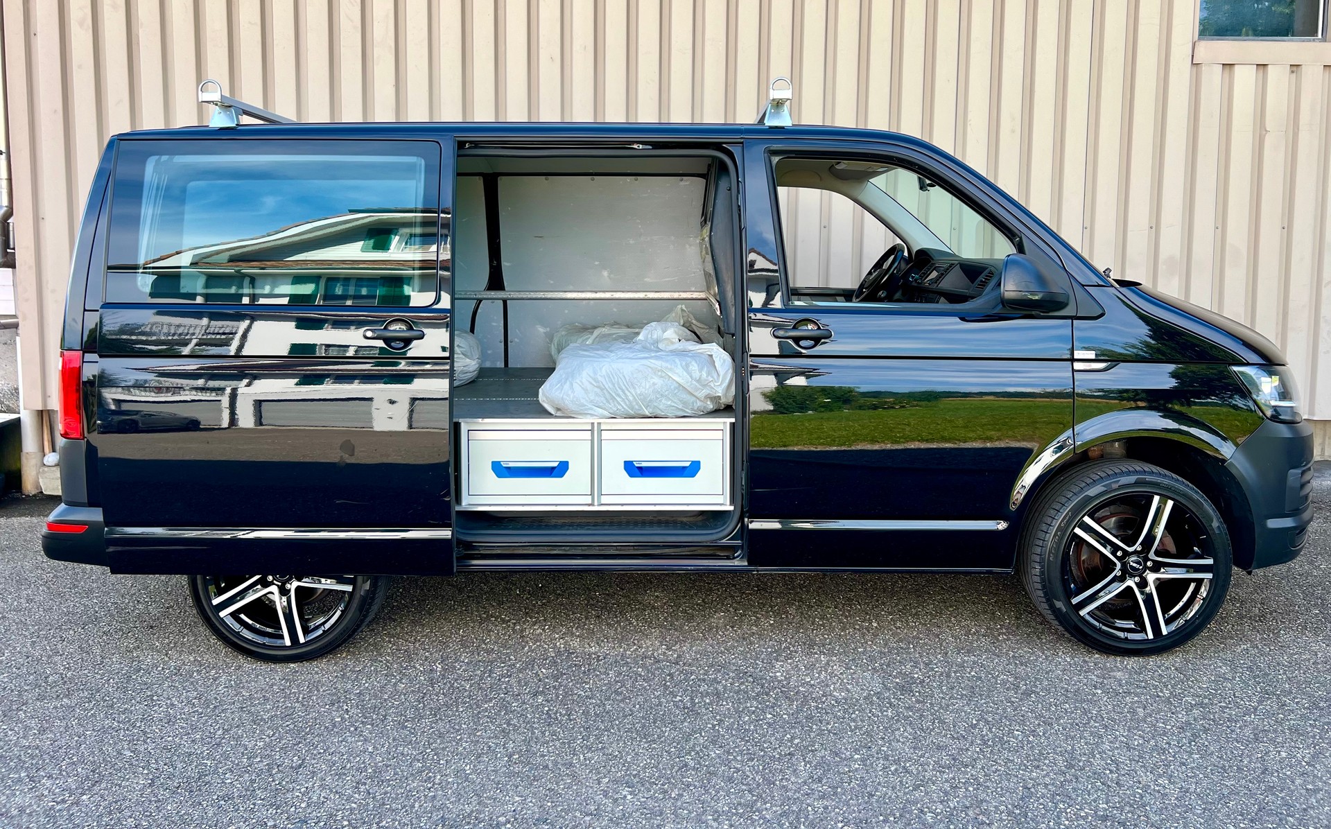 VW T6 2.0 TDI 4Motion black Edition by Nutzfahrzewugcenter Seetal-image-6
