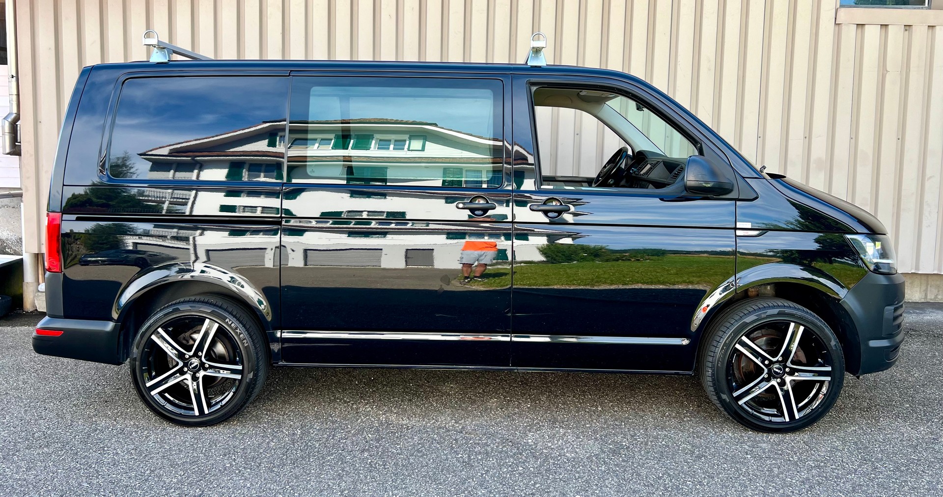 VW T6 2.0 TDI 4Motion black Edition by Nutzfahrzewugcenter Seetal-image-5