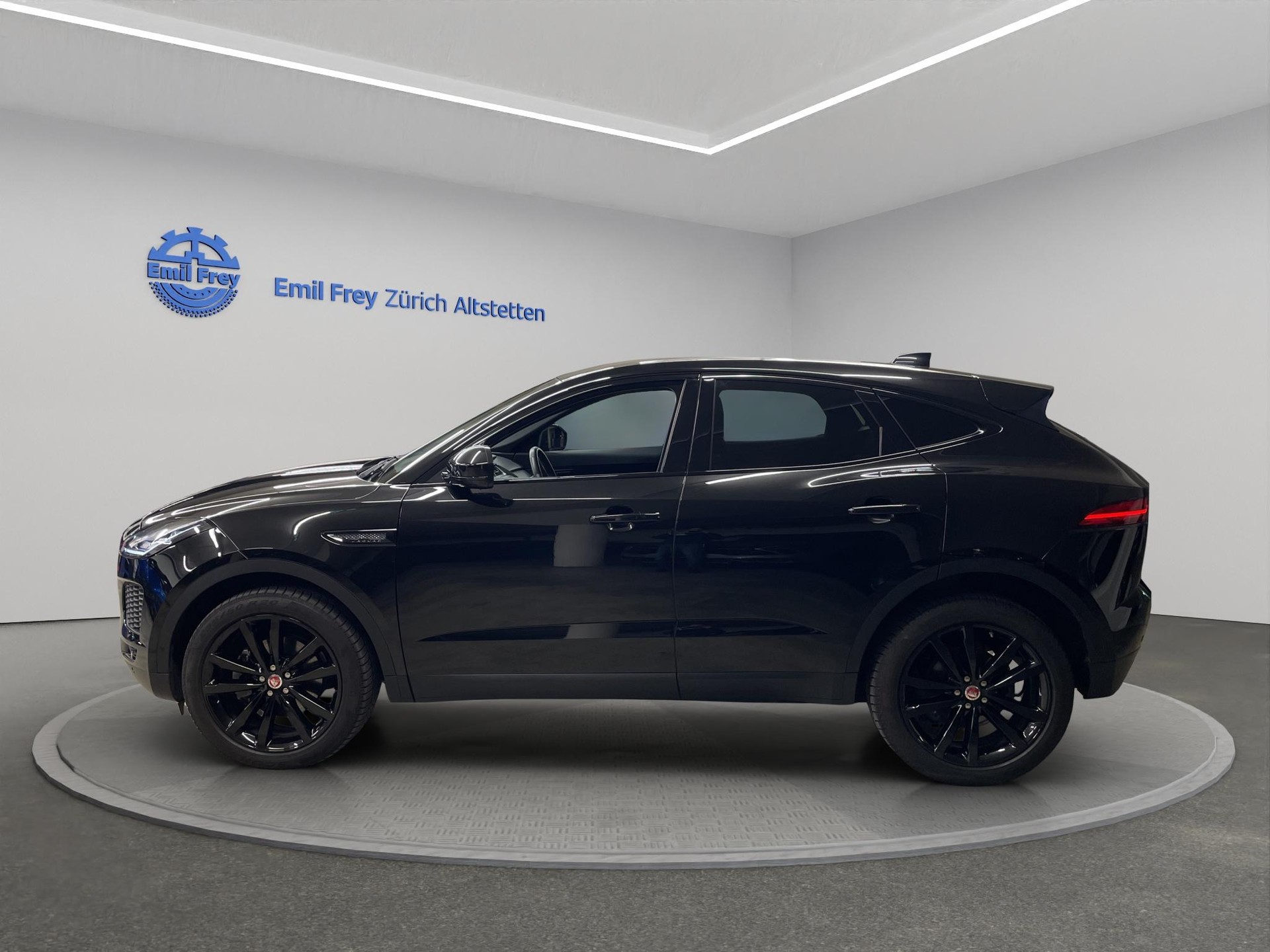 JAGUAR E-Pace 2.0 D 180 SE AWD-image-3