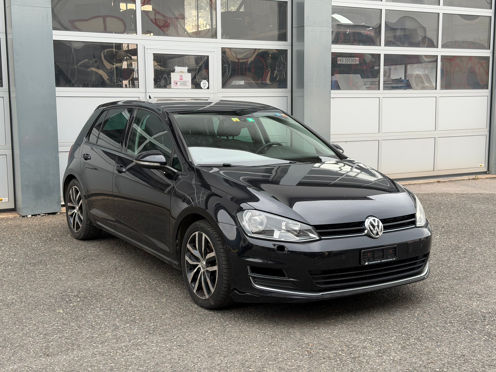 VW Golf 2.0 TDI Highline 4Motion-image-2