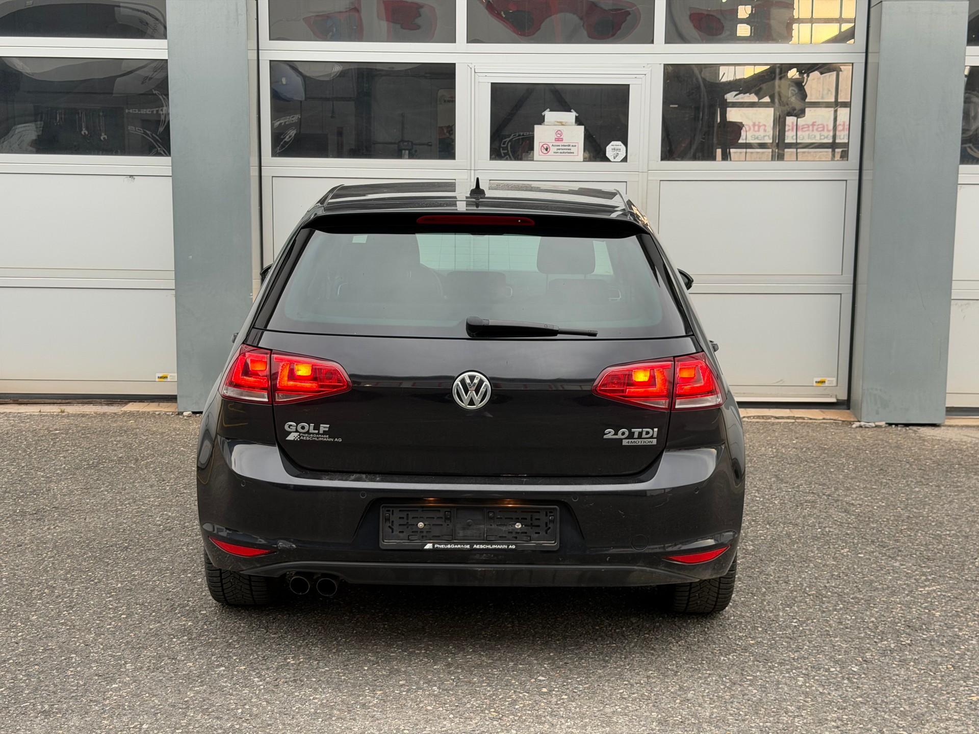 VW Golf 2.0 TDI Highline 4Motion-image-4