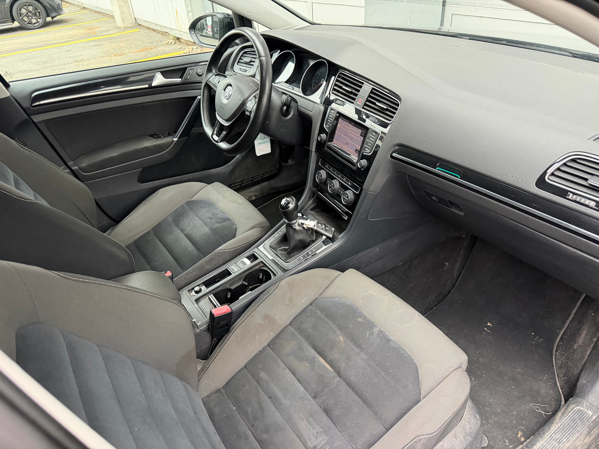 VW Golf 2.0 TDI Highline 4Motion-image-10