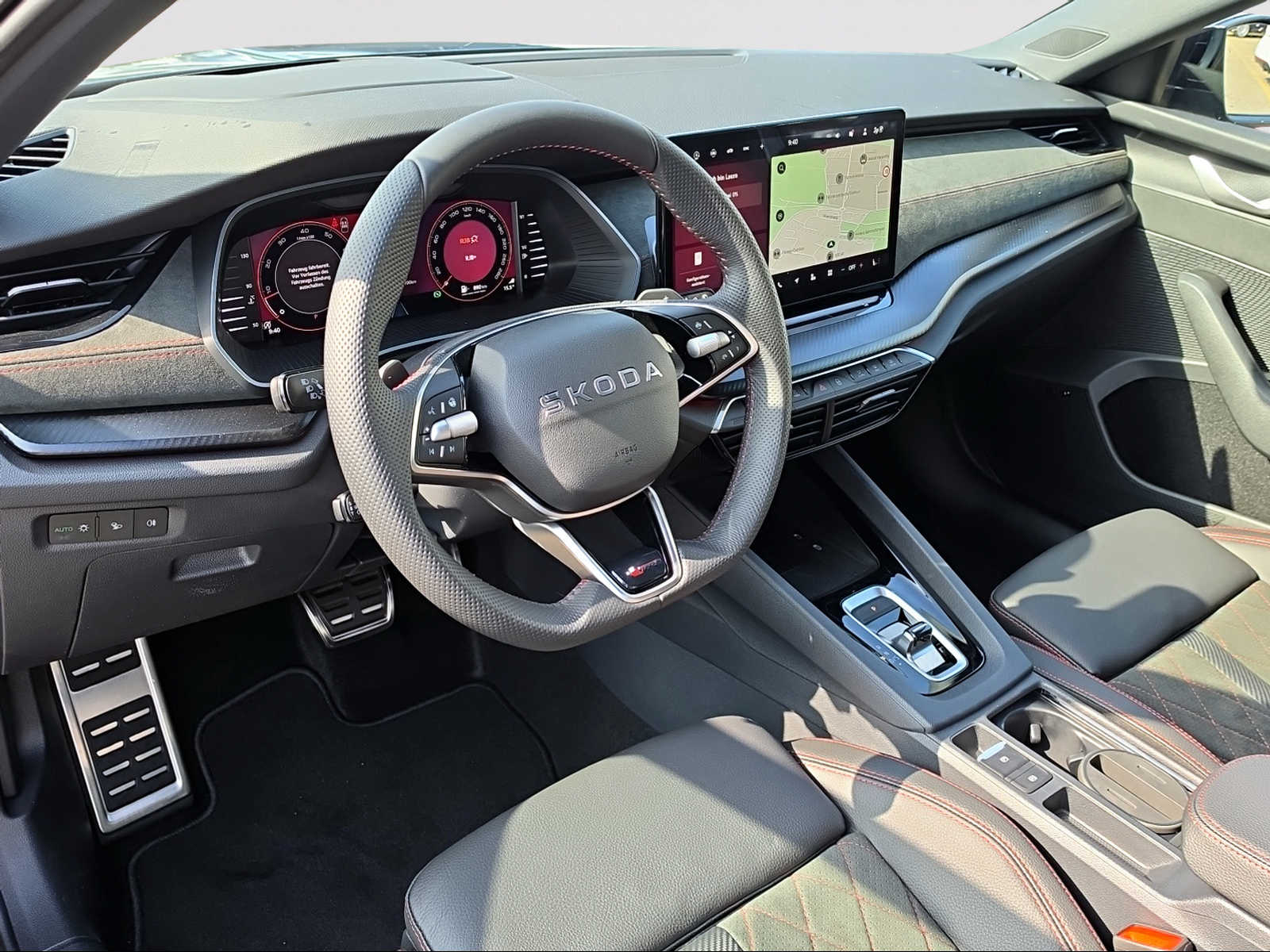 SKODA Octavia Combi 2.0 TSI DSG RS 30 Years Edition-showroom-element-3