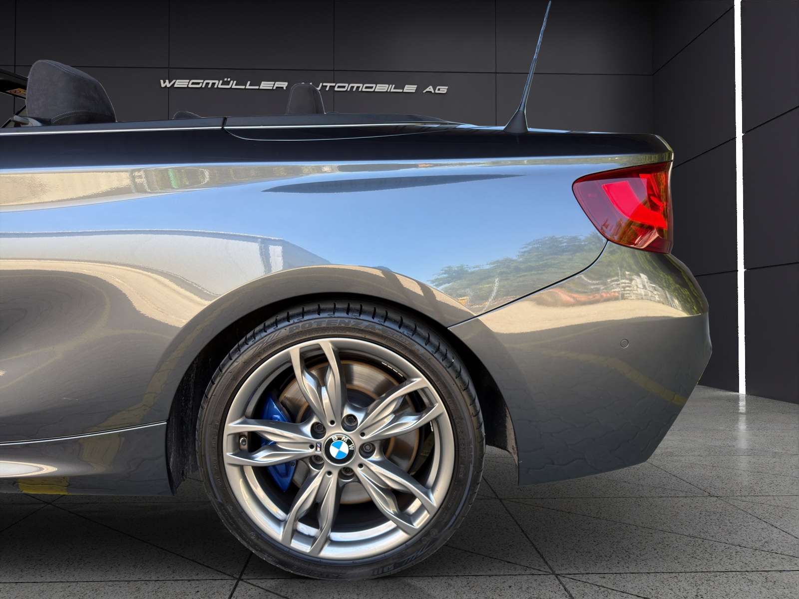 BMW M235i xDrive Steptronic-image-8