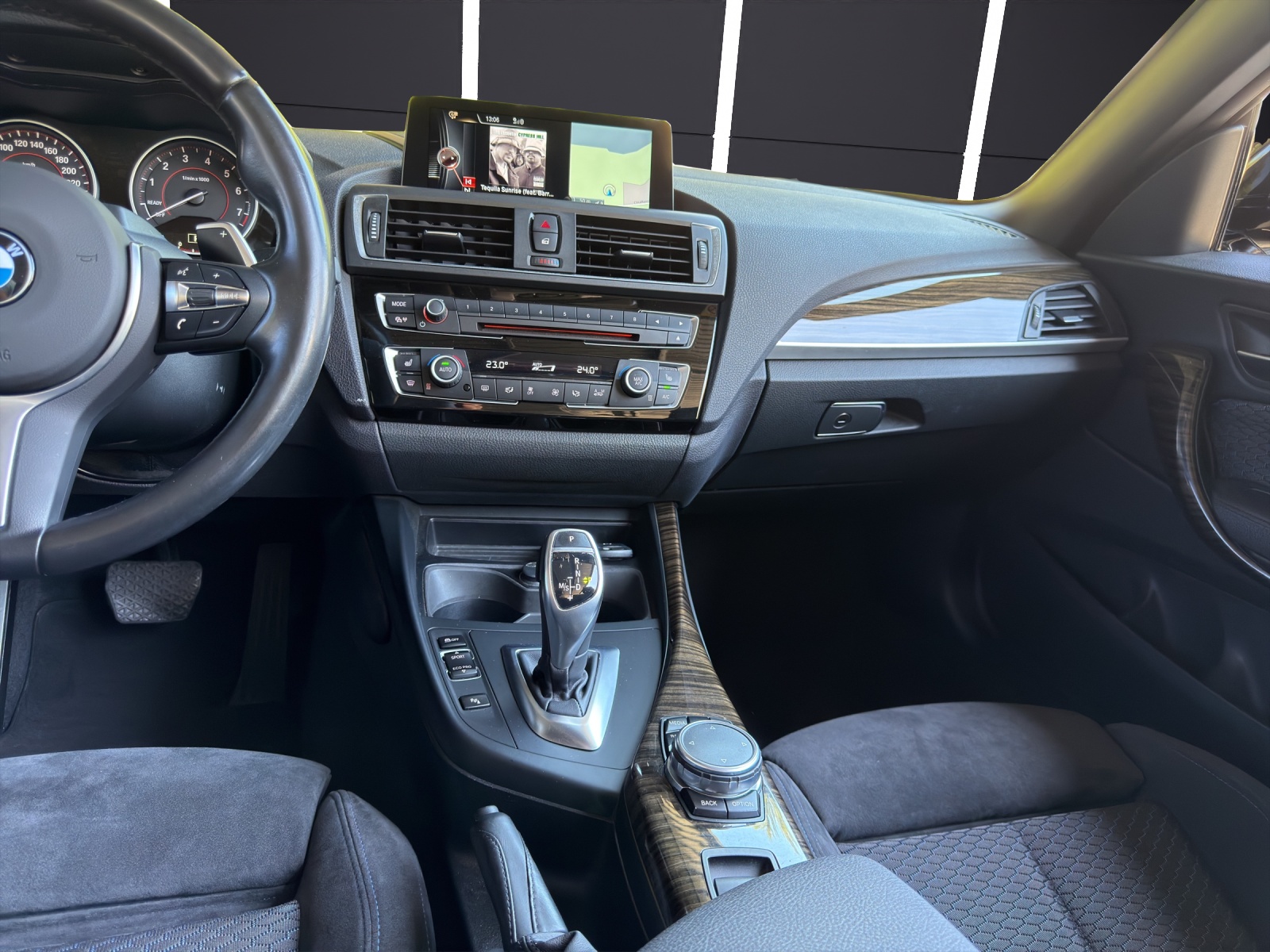 BMW M235i xDrive Steptronic-image-13