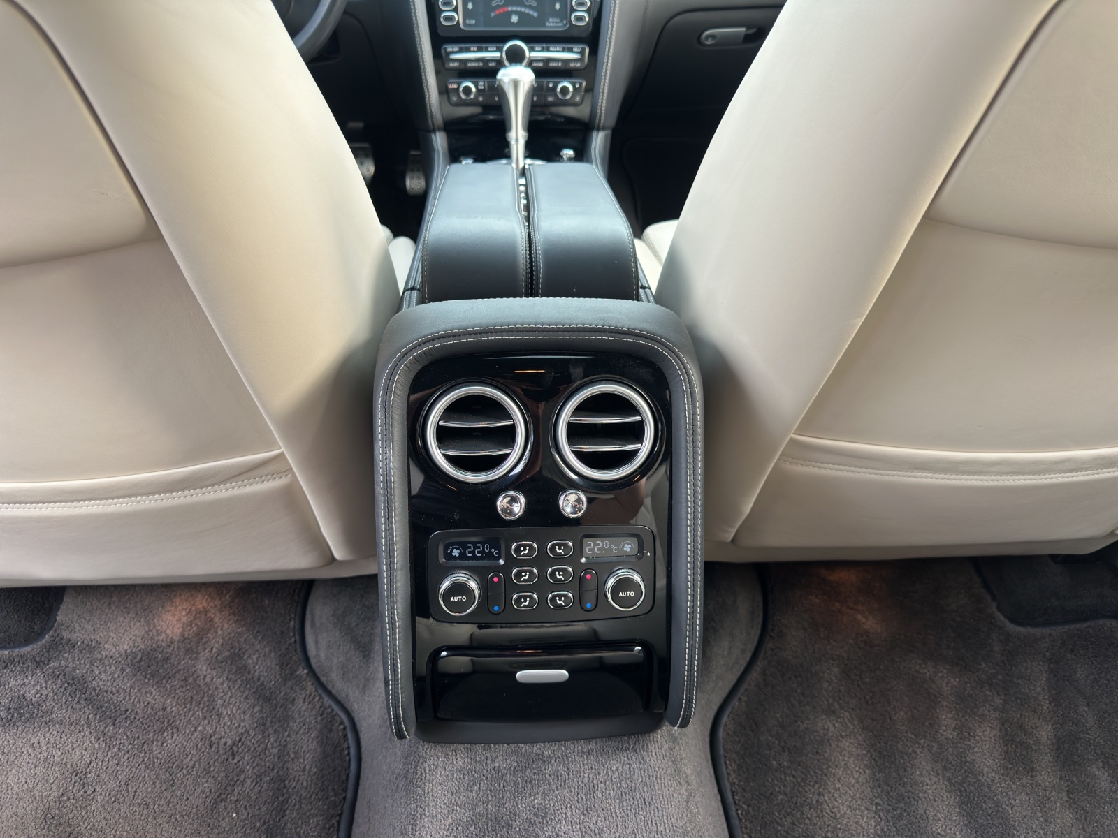 BENTLEY Continental Flying Spur 6.0 Speed-image-16