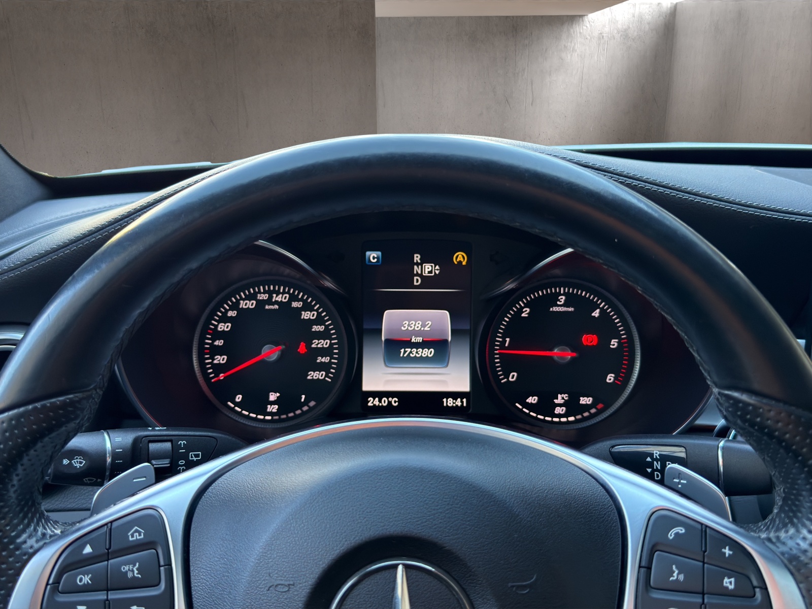 MERCEDES-BENZ C 220 BlueTEC AMG Line 7G-Tronic-image-18