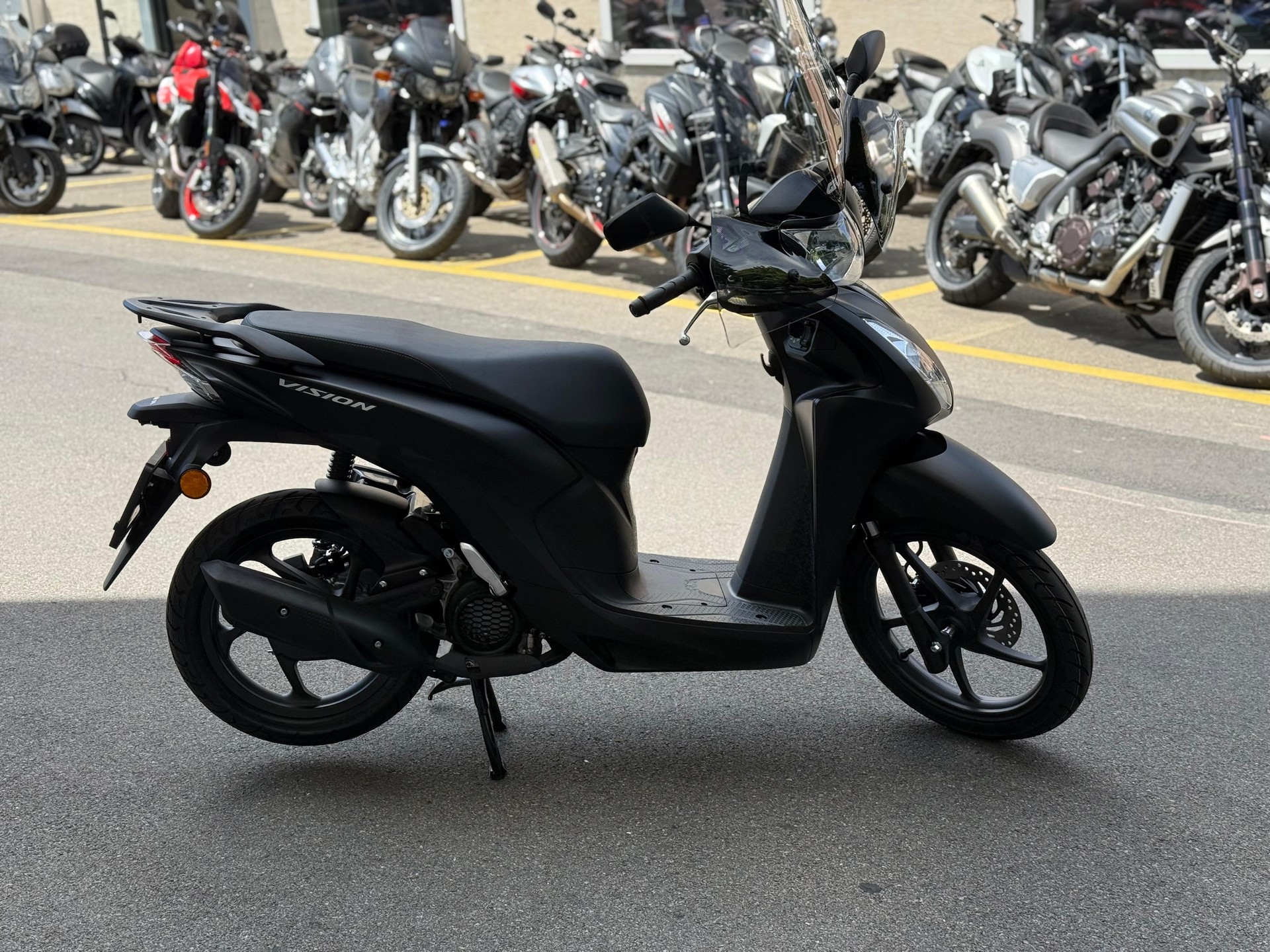 HONDA NSC Vision 110-showroom-element-3
