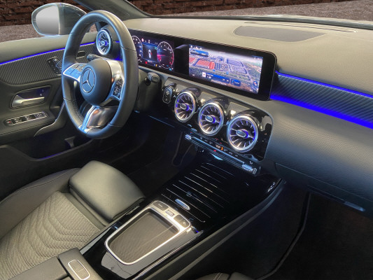 MERCEDES-BENZ A 180-image-13