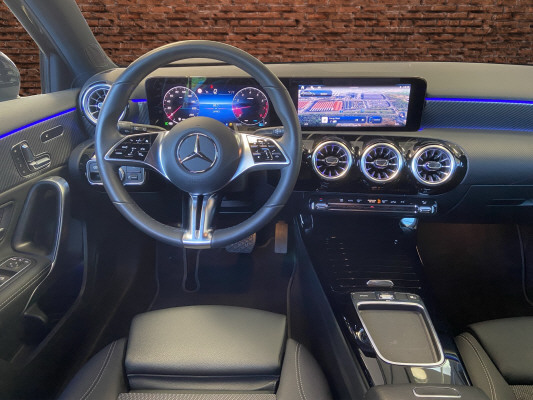 MERCEDES-BENZ A 180-image-8