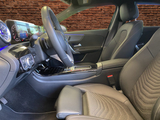 MERCEDES-BENZ A 180-image-9