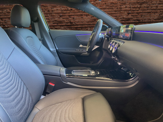 MERCEDES-BENZ A 180-image-10