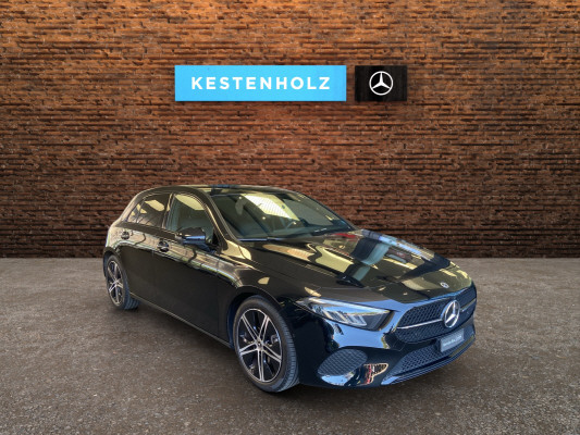 MERCEDES-BENZ A 180-showroom-element-1