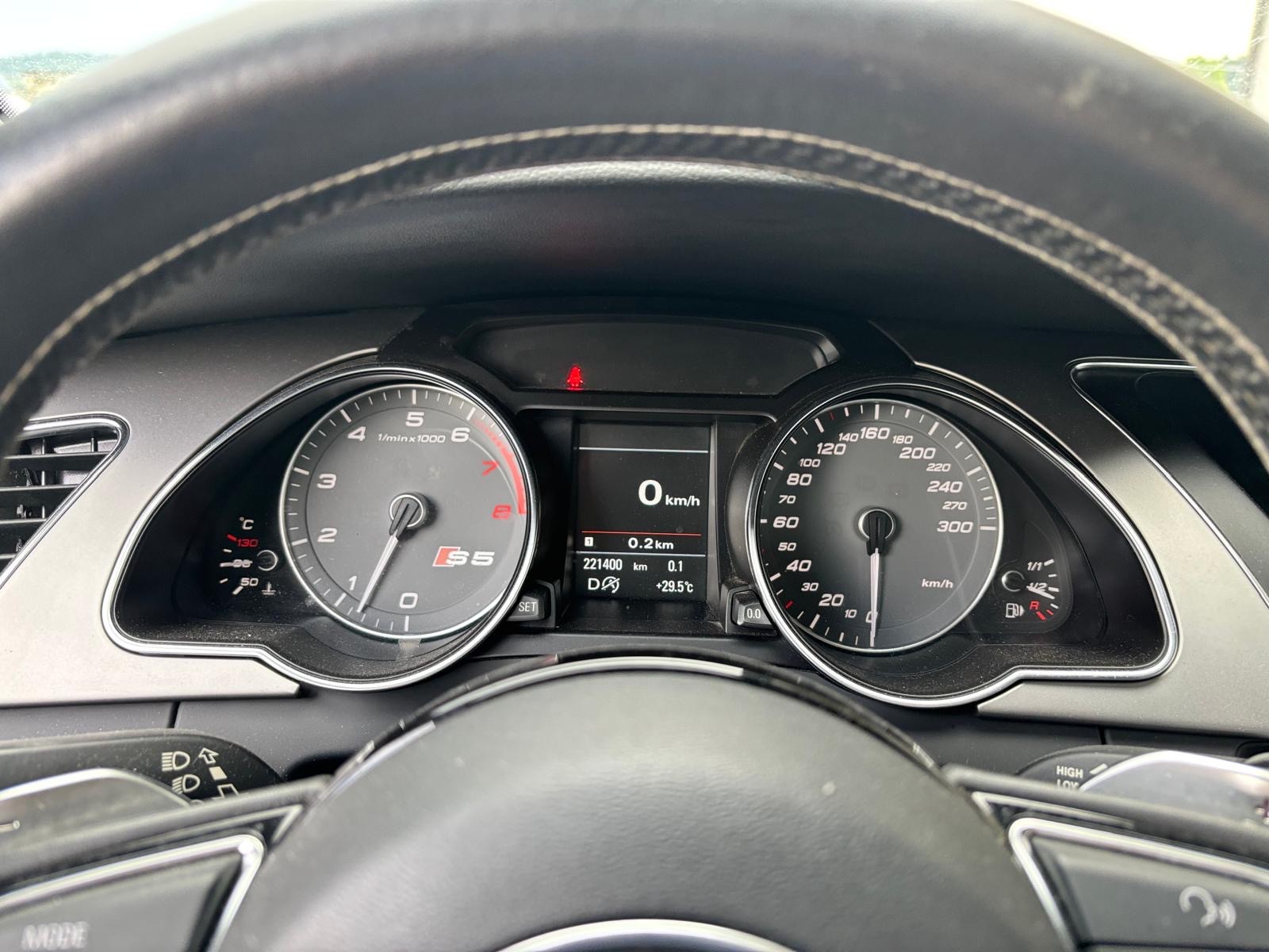 AUDI S5 Cabrio 3.0 TFSI quattro S-tronic-image-13