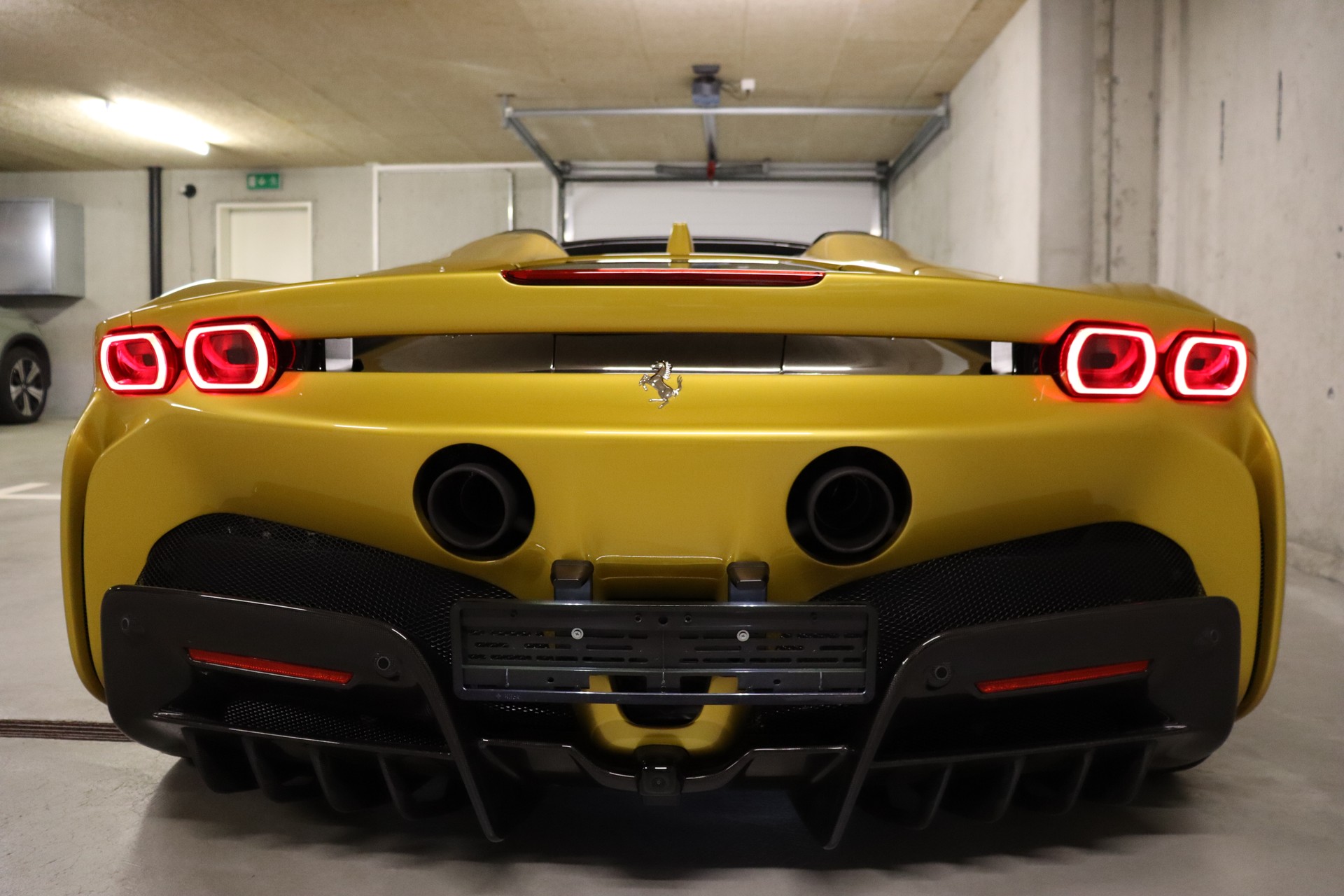 FERRARI SF90 Spider-image-3