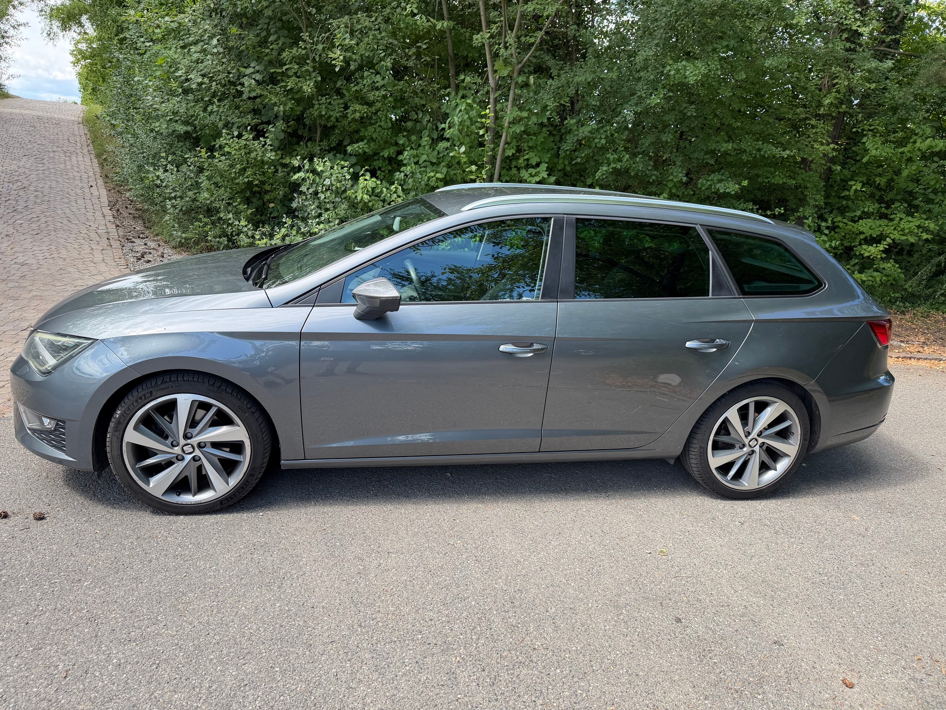 SEAT 2.0 TDI 184 FR DSG-image-1
