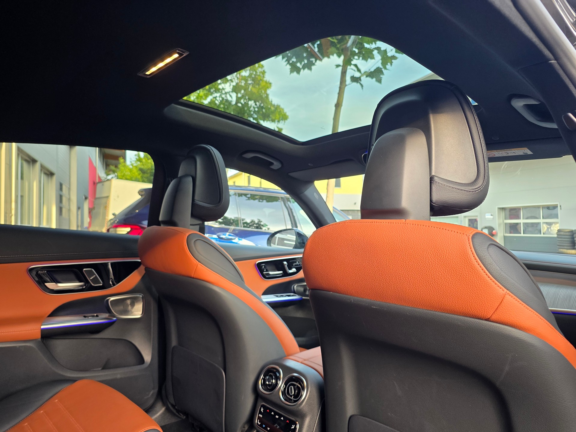 MERCEDES-BENZ GLC Coupé 400 e 4Matic EQ Star 9G-Tronic ** VOLLAUSSTATTUNG -GRATIS-SERVICE -WERKSGARANTIE -BURSMASTER -PANORAMA -KOMFORT PAK.-image-8