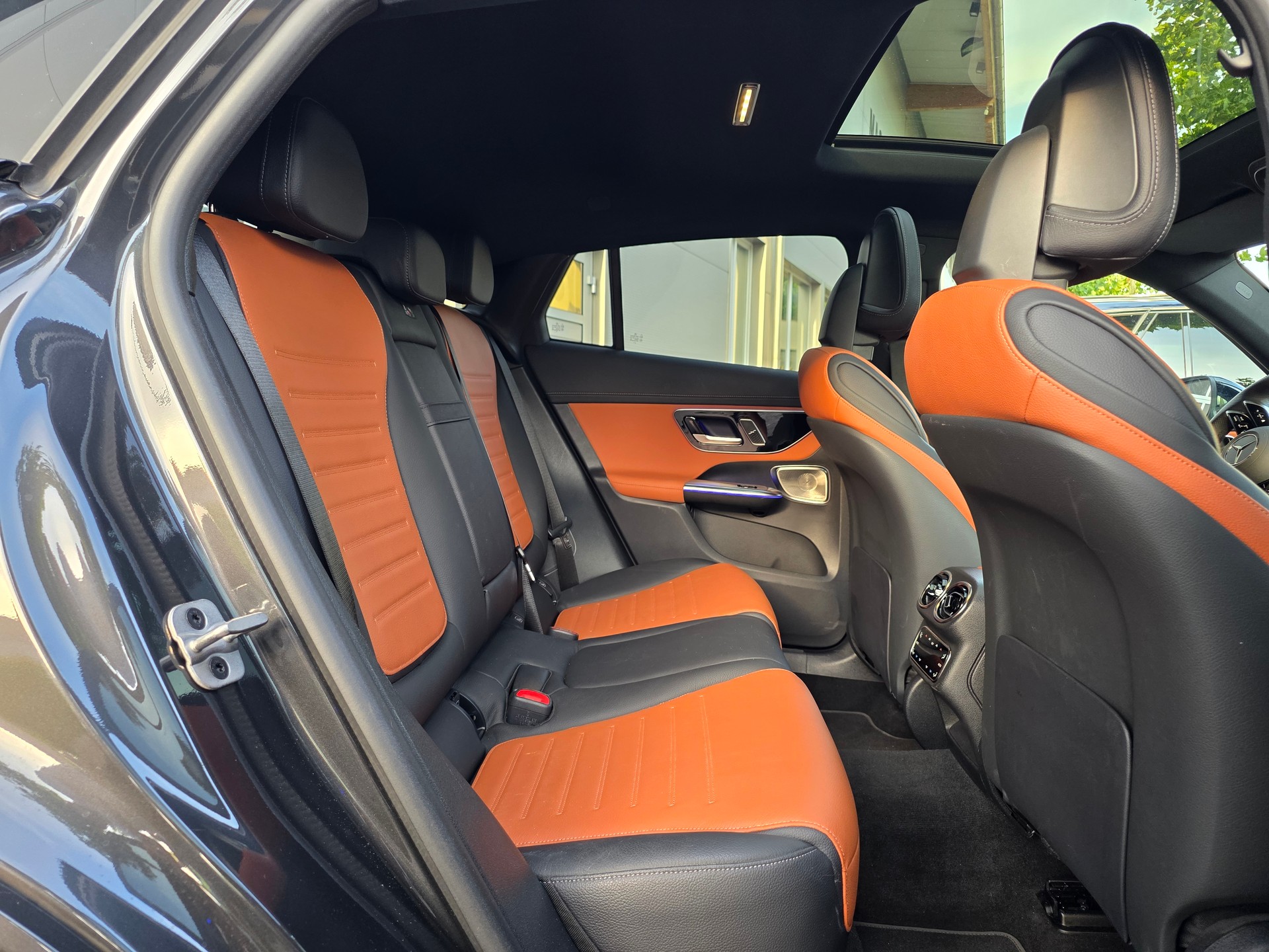 MERCEDES-BENZ GLC Coupé 400 e 4Matic EQ Star 9G-Tronic ** VOLLAUSSTATTUNG -GRATIS-SERVICE -WERKSGARANTIE -BURSMASTER -PANORAMA -KOMFORT PAK.-image-7