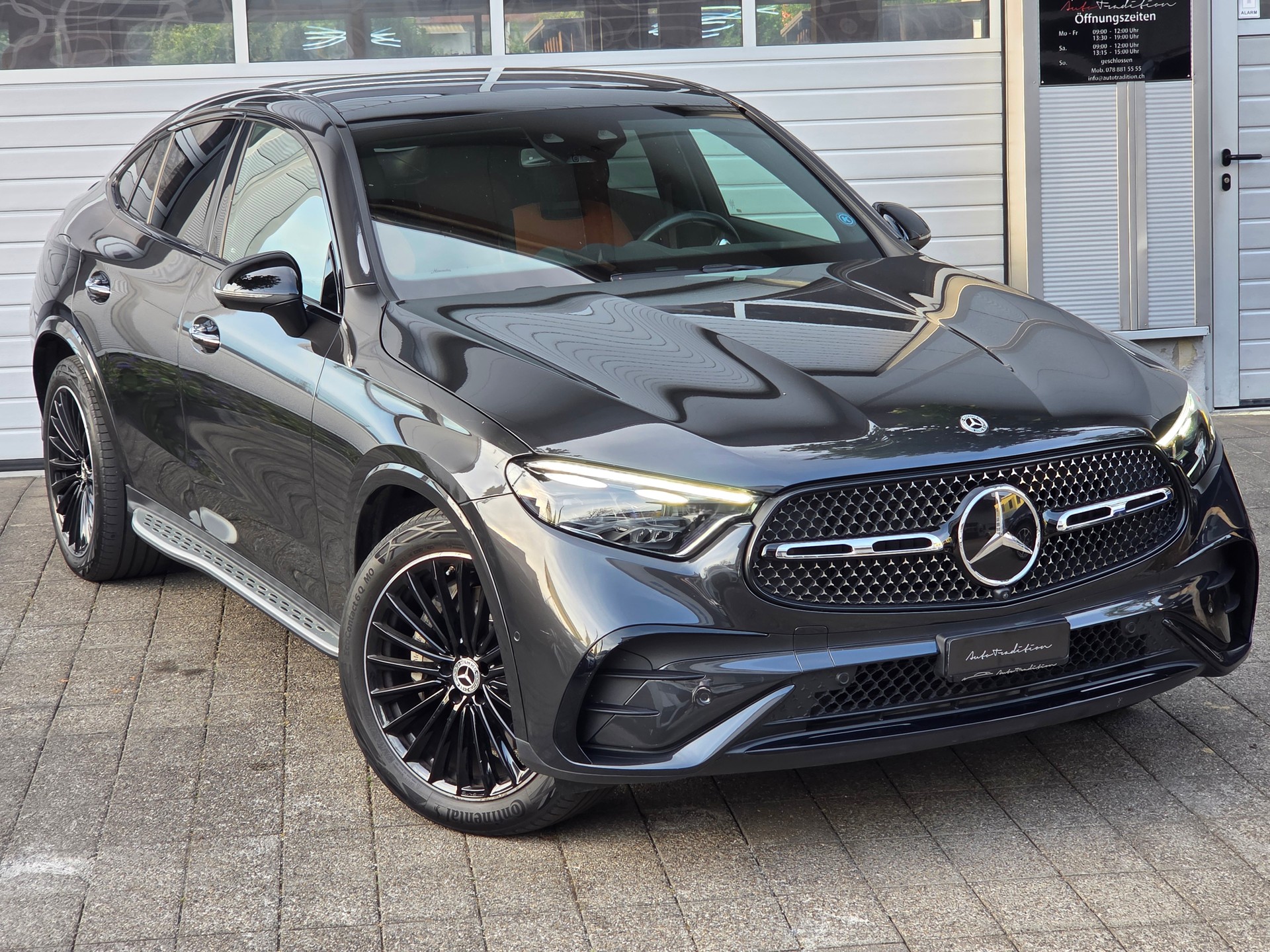 MERCEDES-BENZ GLC Coupé 400 e 4Matic EQ Star 9G-Tronic ** VOLLAUSSTATTUNG -GRATIS-SERVICE -WERKSGARANTIE -BURSMASTER -PANORAMA -KOMFORT PAK.-image-2