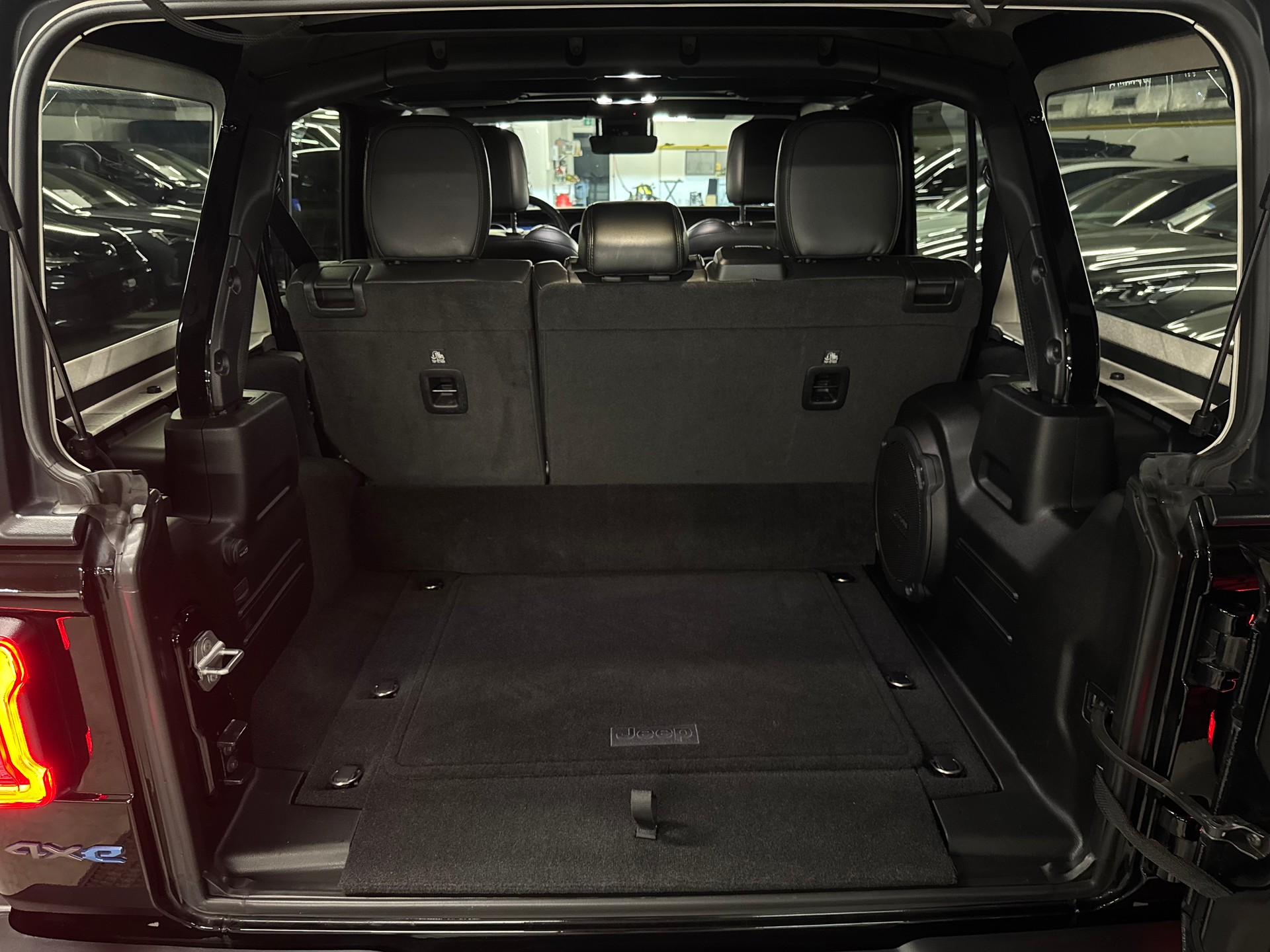 JEEP Wrangler 2.0 PHEV Unlimited Rubicon DT Automatic-image-14
