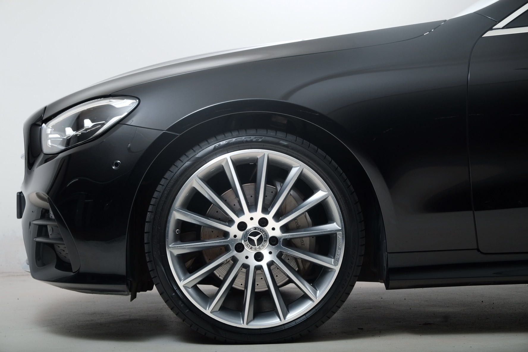 MERCEDES-BENZ E 200 Coupé 4Matic AMG Line 9G-Tronic-image-2