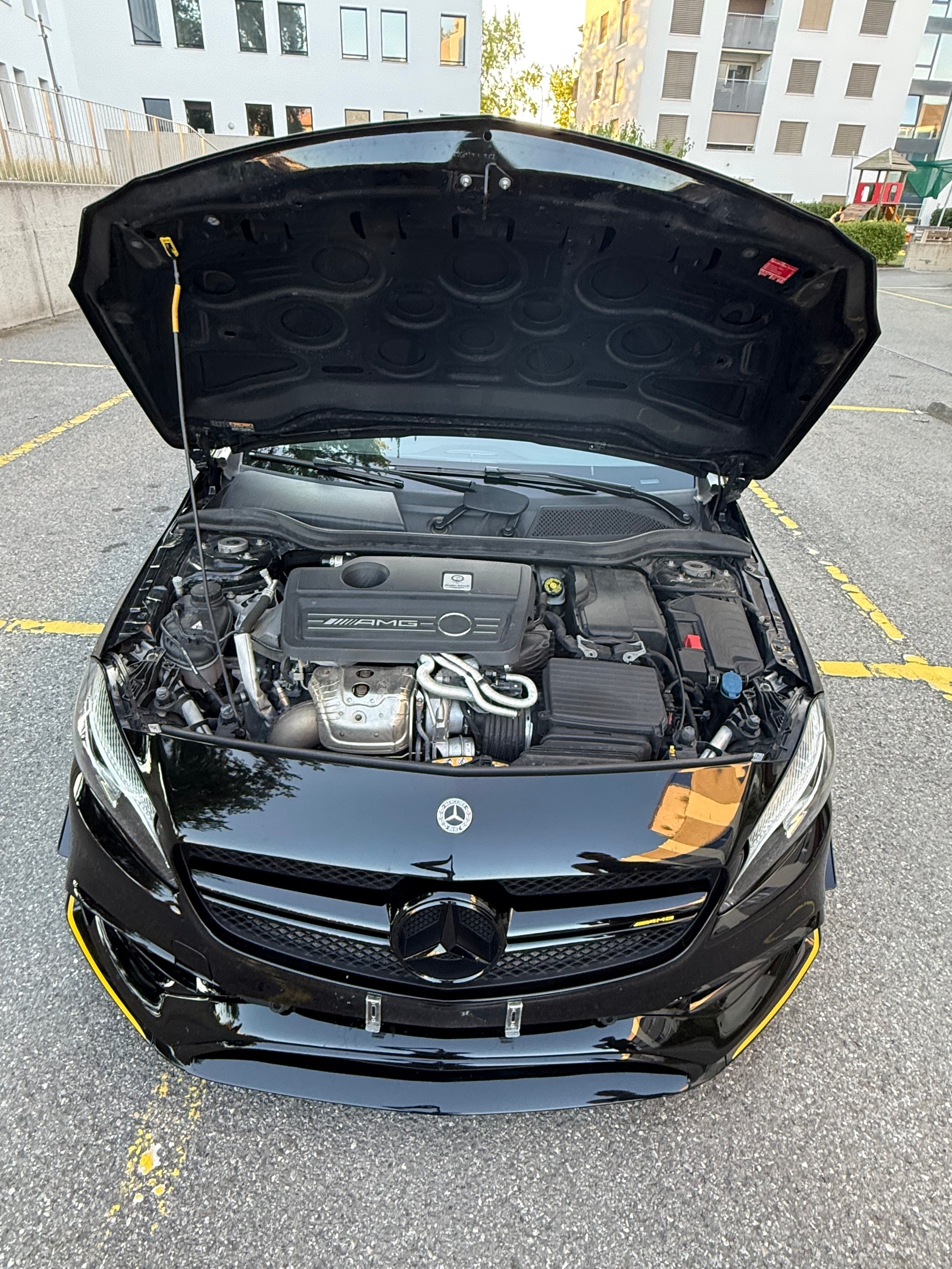 MERCEDES-BENZ A 45 AMG Yellow Night Edition 4Matic 7G-DCT-image-5