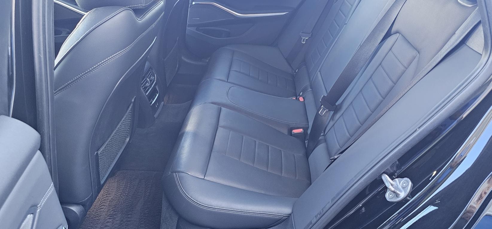 BMW 320d xDrive 48V Touring M Sport Steptronic-image-17