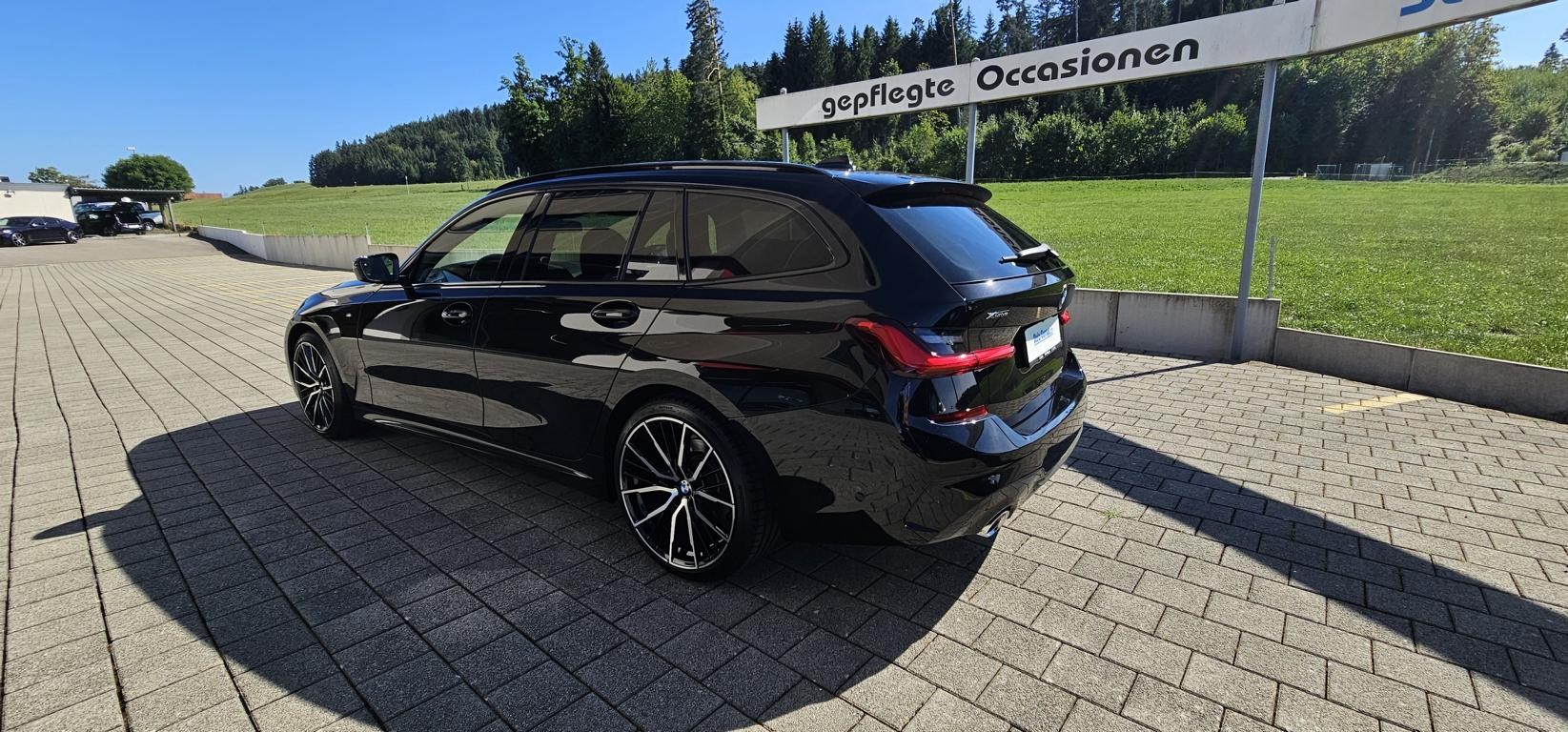 BMW 320d xDrive 48V Touring M Sport Steptronic-image-6