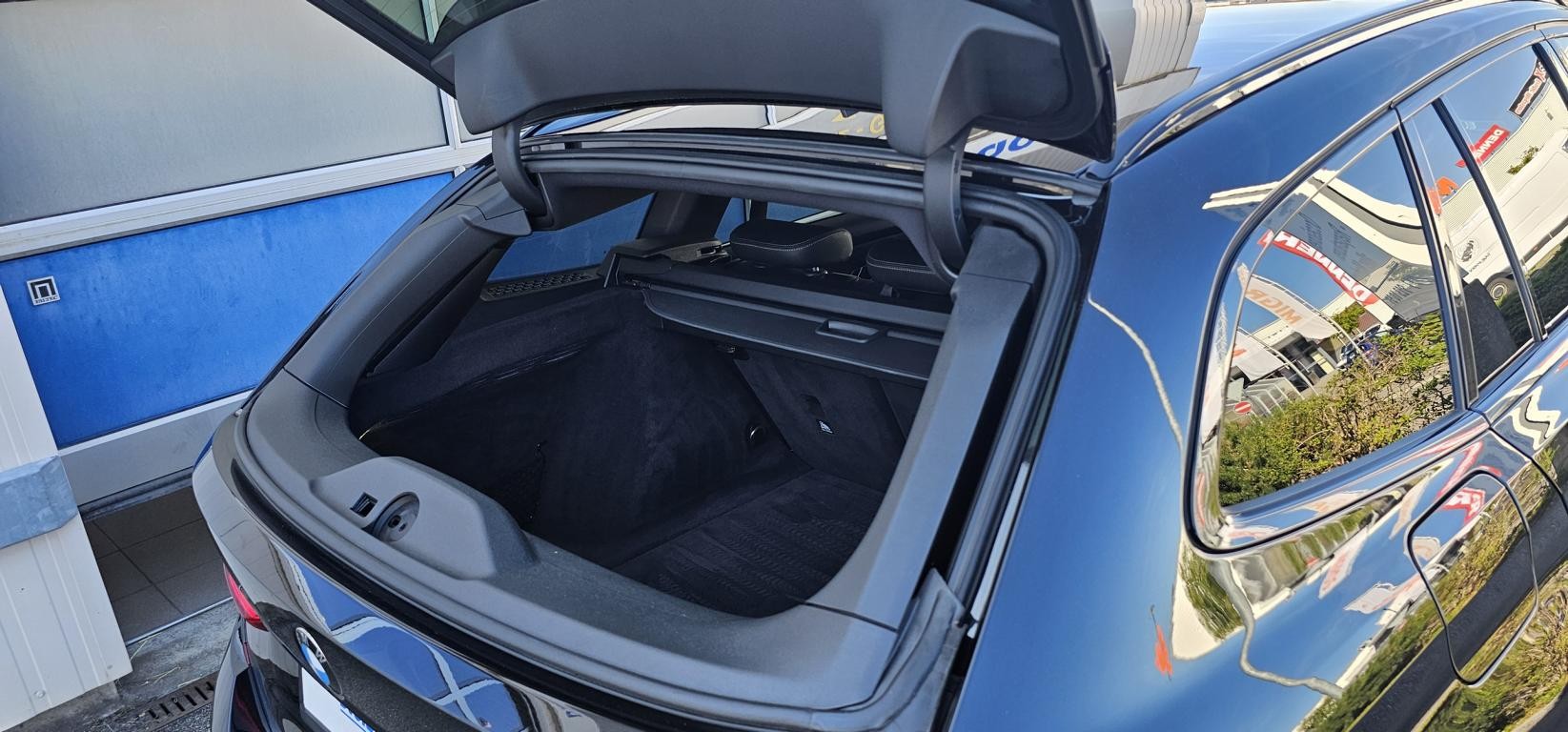BMW 320d xDrive 48V Touring M Sport Steptronic-image-19