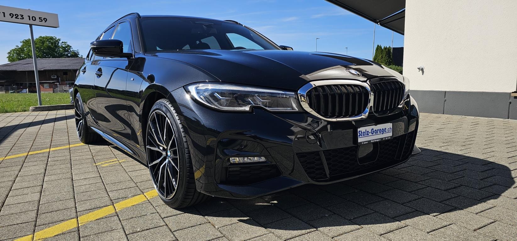 BMW 320d xDrive 48V Touring M Sport Steptronic-image-4