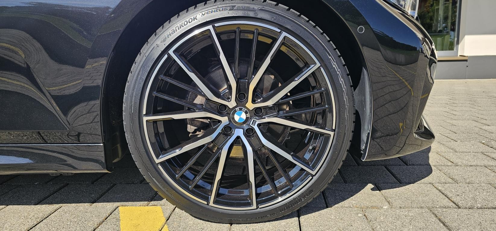 BMW 320d xDrive 48V Touring M Sport Steptronic-image-10