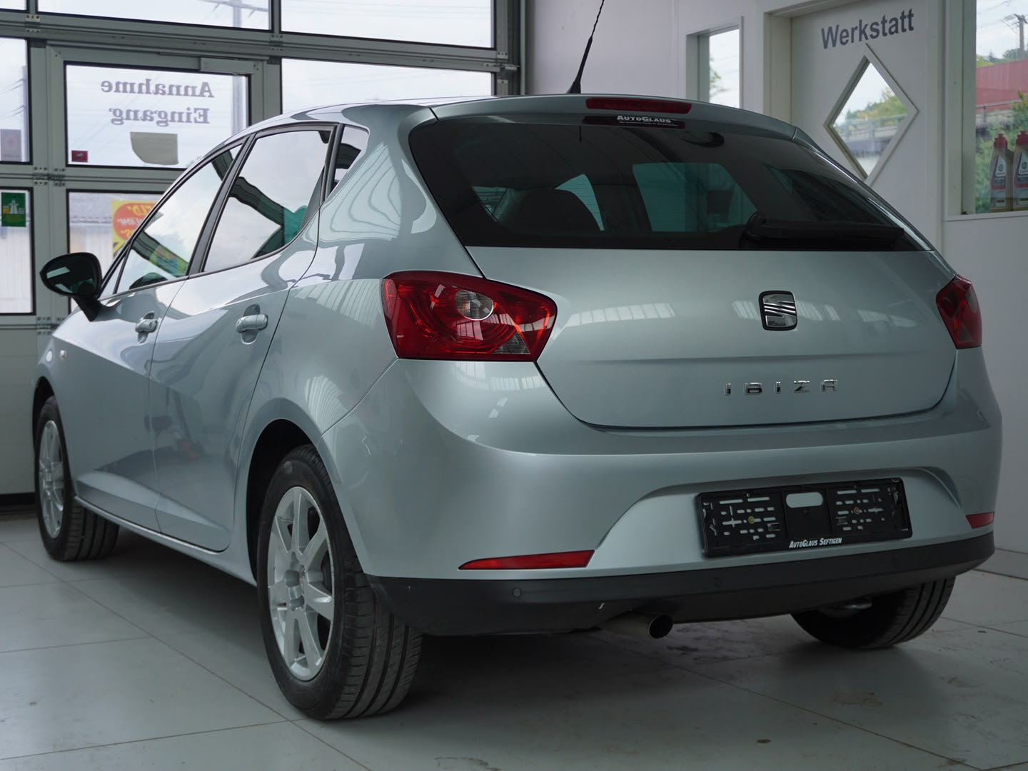 SEAT Ibiza 1.6 Style DSG-showroom-element-1