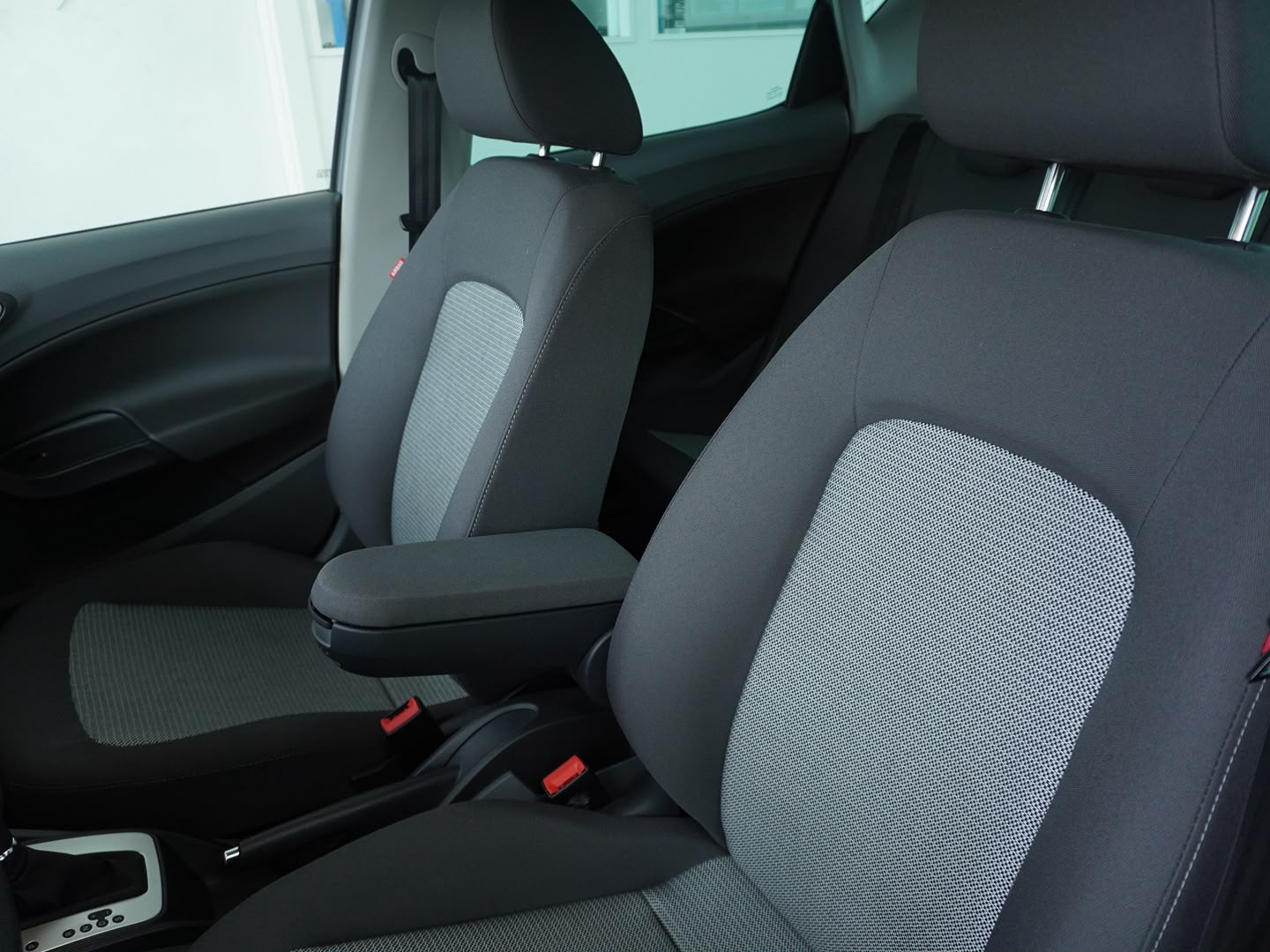 SEAT Ibiza 1.6 Style DSG-showroom-element-3