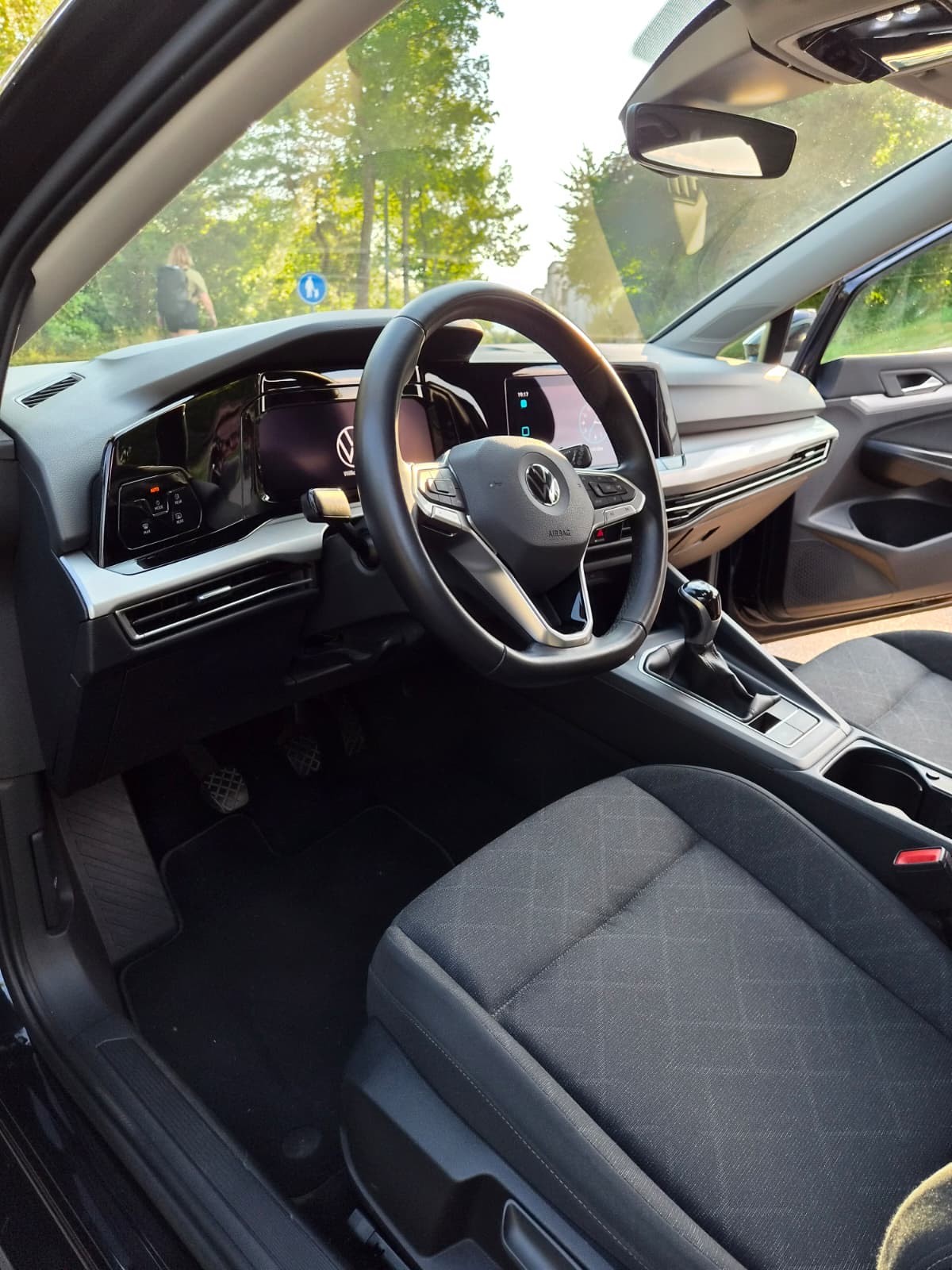 VW Golf 1.5 TSI Life-image-8