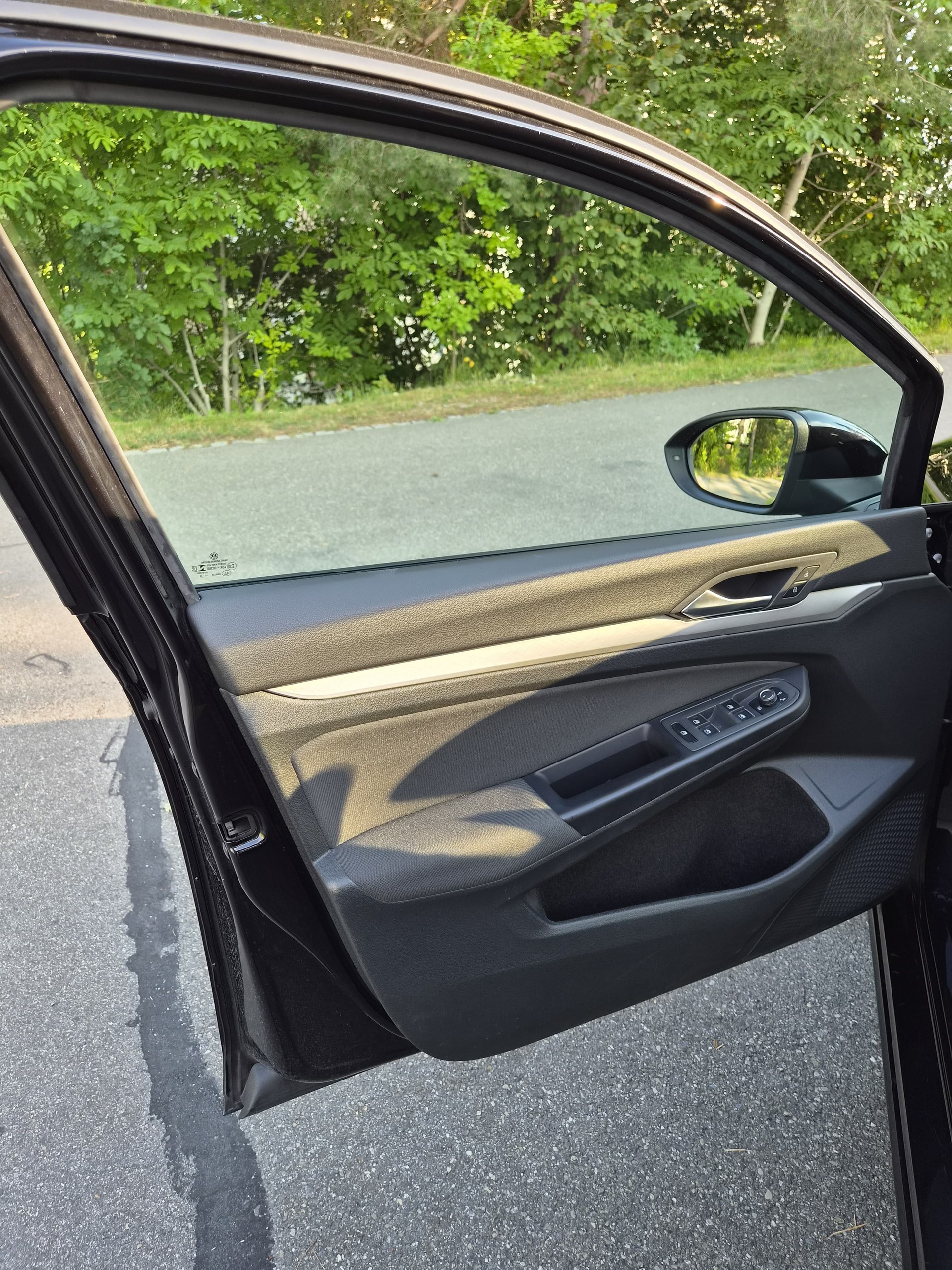VW Golf 1.5 TSI Life-image-12