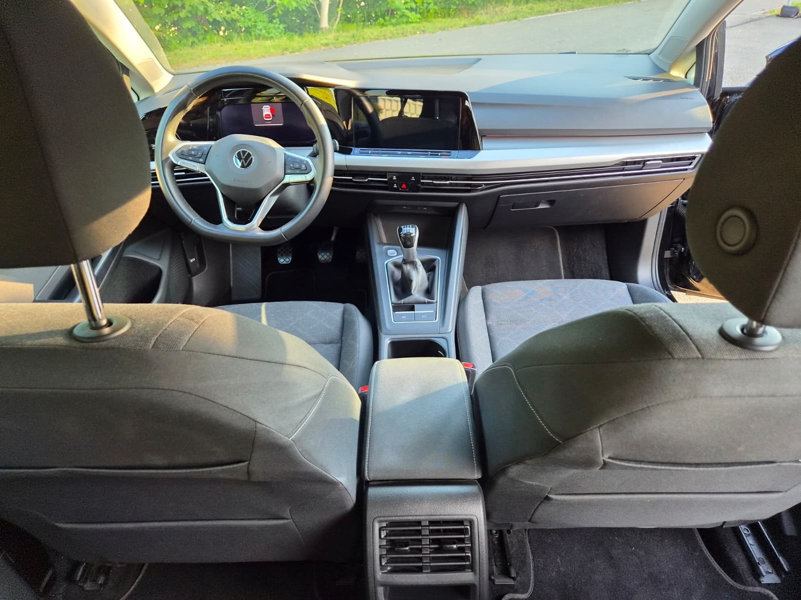 VW Golf 1.5 TSI Life-image-9